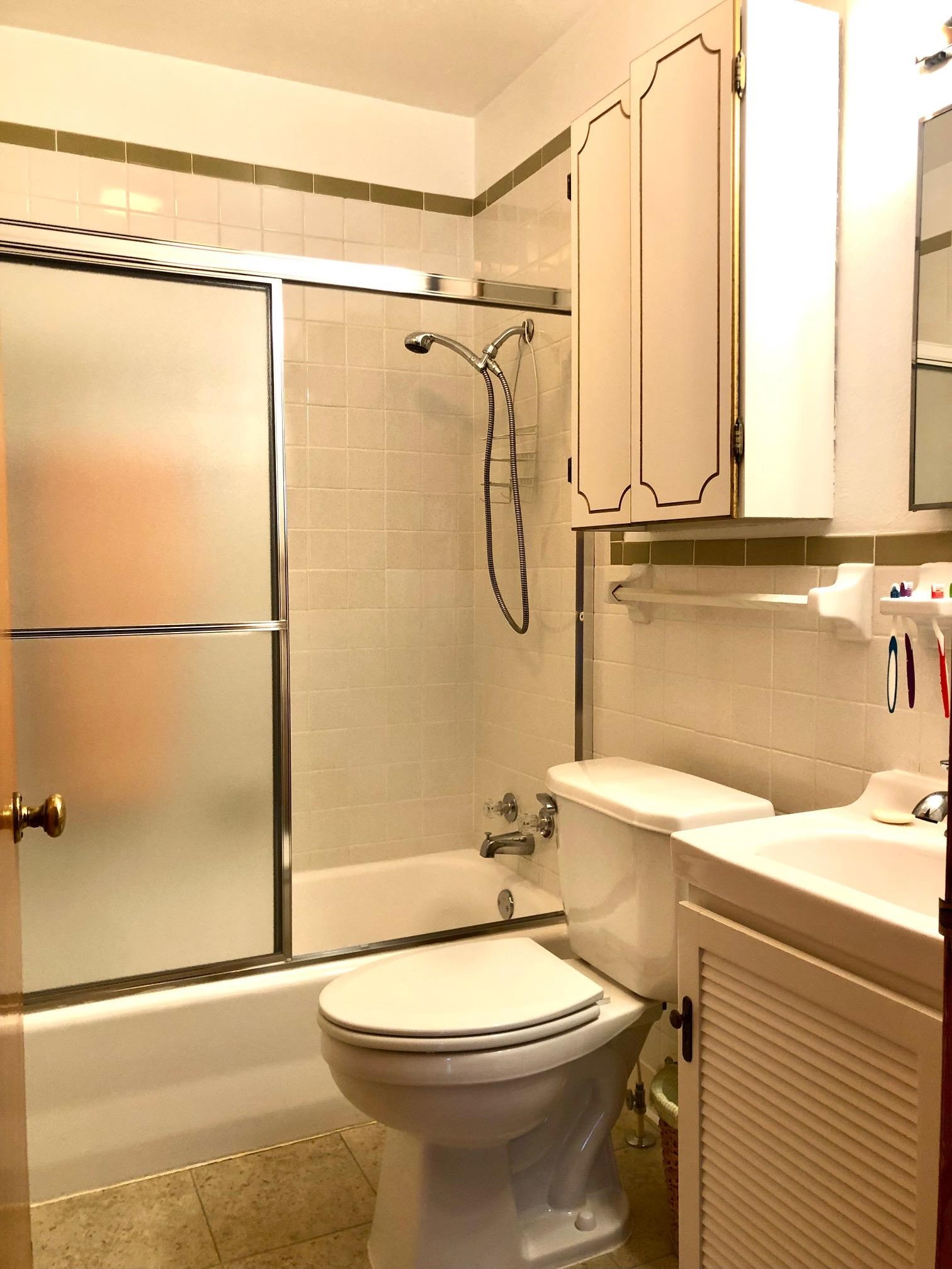 3006 Daviess St., Owensboro, Kentucky 42303, 2 Bedrooms Bedrooms, ,2 BathroomsBathrooms,Single Family Residence,For Sale,Daviess St.,88288