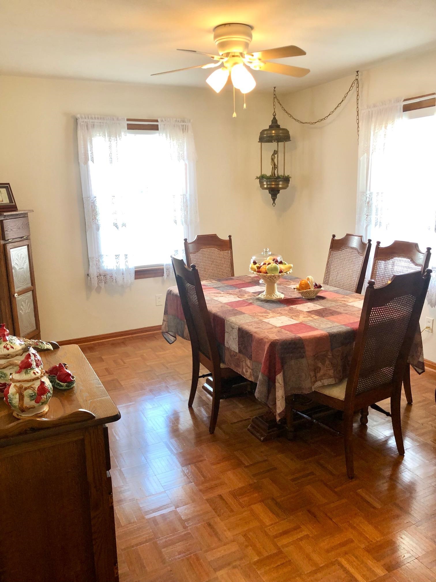 3006 Daviess St., Owensboro, Kentucky 42303, 2 Bedrooms Bedrooms, ,2 BathroomsBathrooms,Single Family Residence,For Sale,Daviess St.,88288