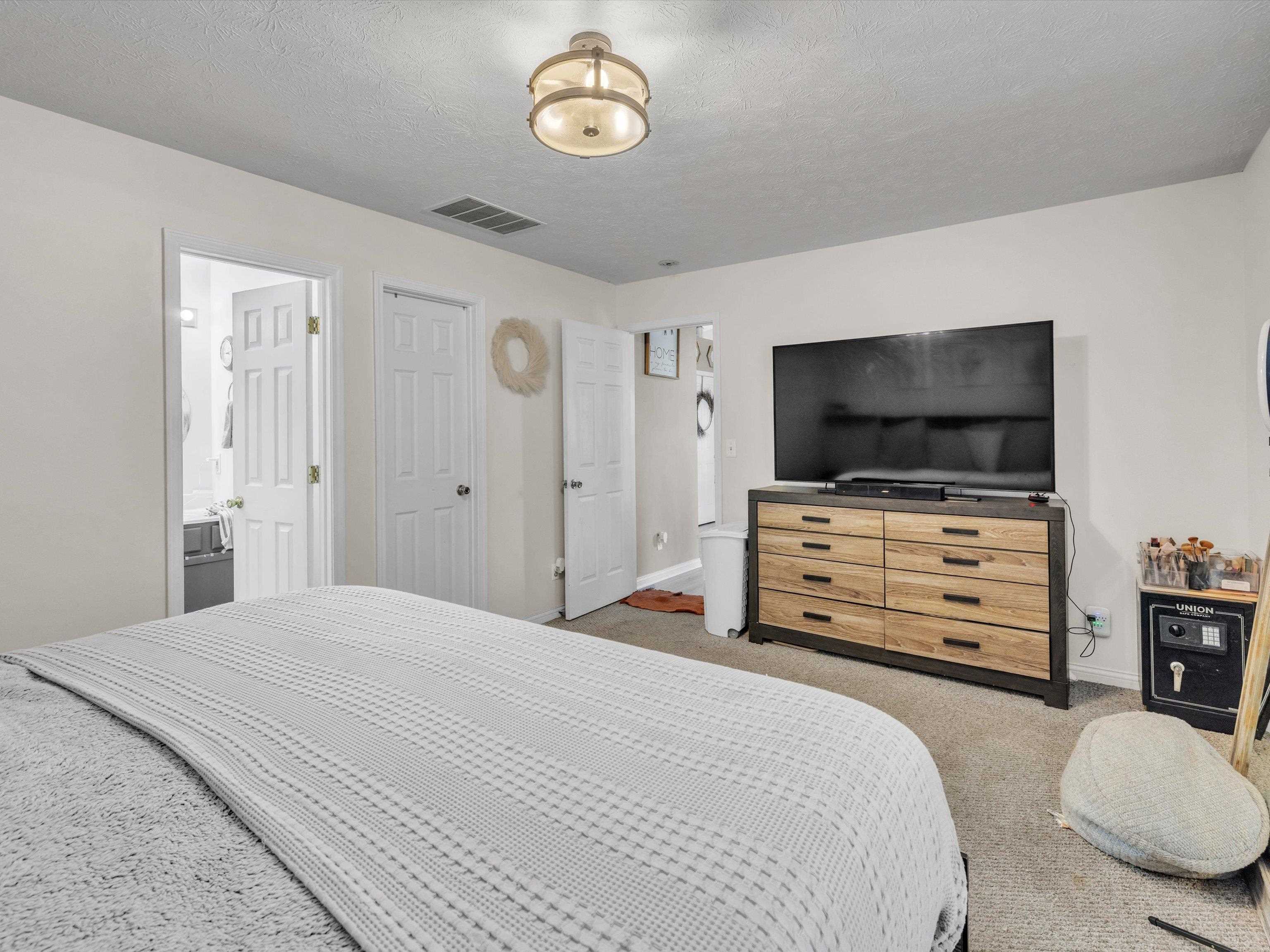 2349 Heritage Park Drive, Owensboro, Kentucky 42301, 3 Bedrooms Bedrooms, ,2 BathroomsBathrooms,Single Family Residence,For Sale,Heritage Park Drive,88296