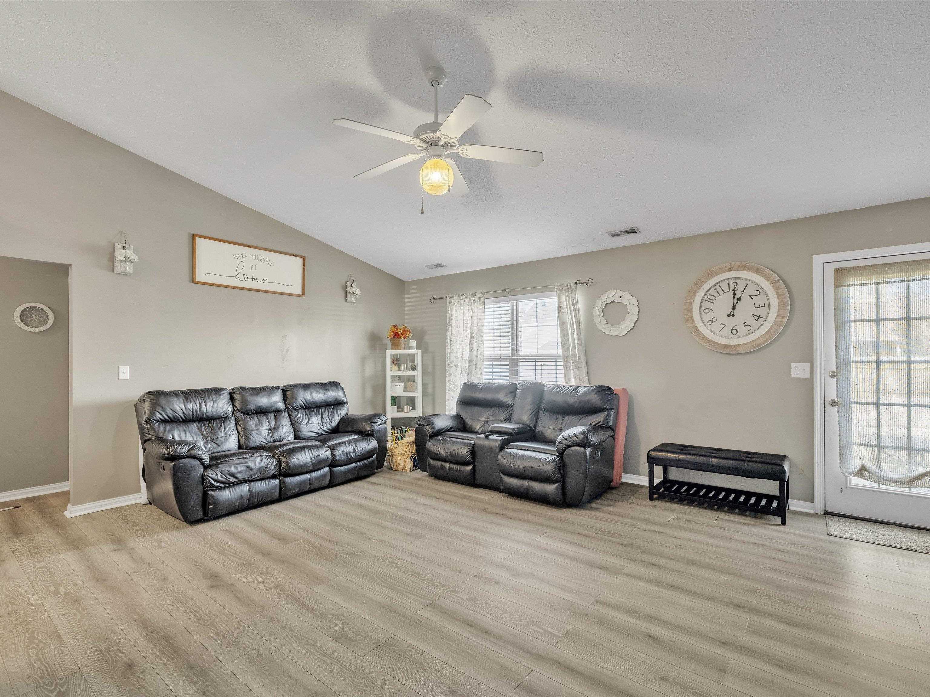 2349 Heritage Park Drive, Owensboro, Kentucky 42301, 3 Bedrooms Bedrooms, ,2 BathroomsBathrooms,Single Family Residence,For Sale,Heritage Park Drive,88296