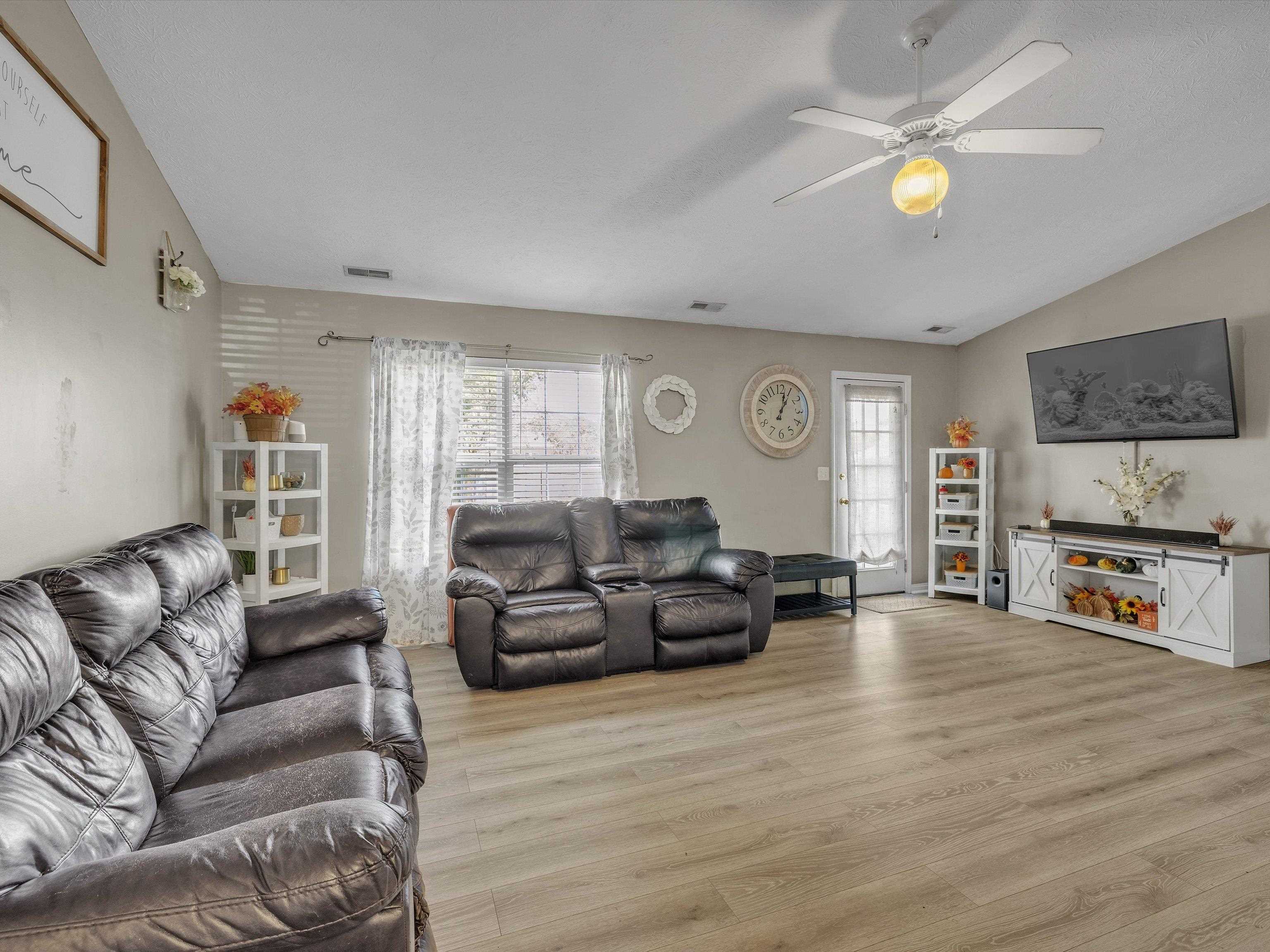 2349 Heritage Park Drive, Owensboro, Kentucky 42301, 3 Bedrooms Bedrooms, ,2 BathroomsBathrooms,Single Family Residence,For Sale,Heritage Park Drive,88296