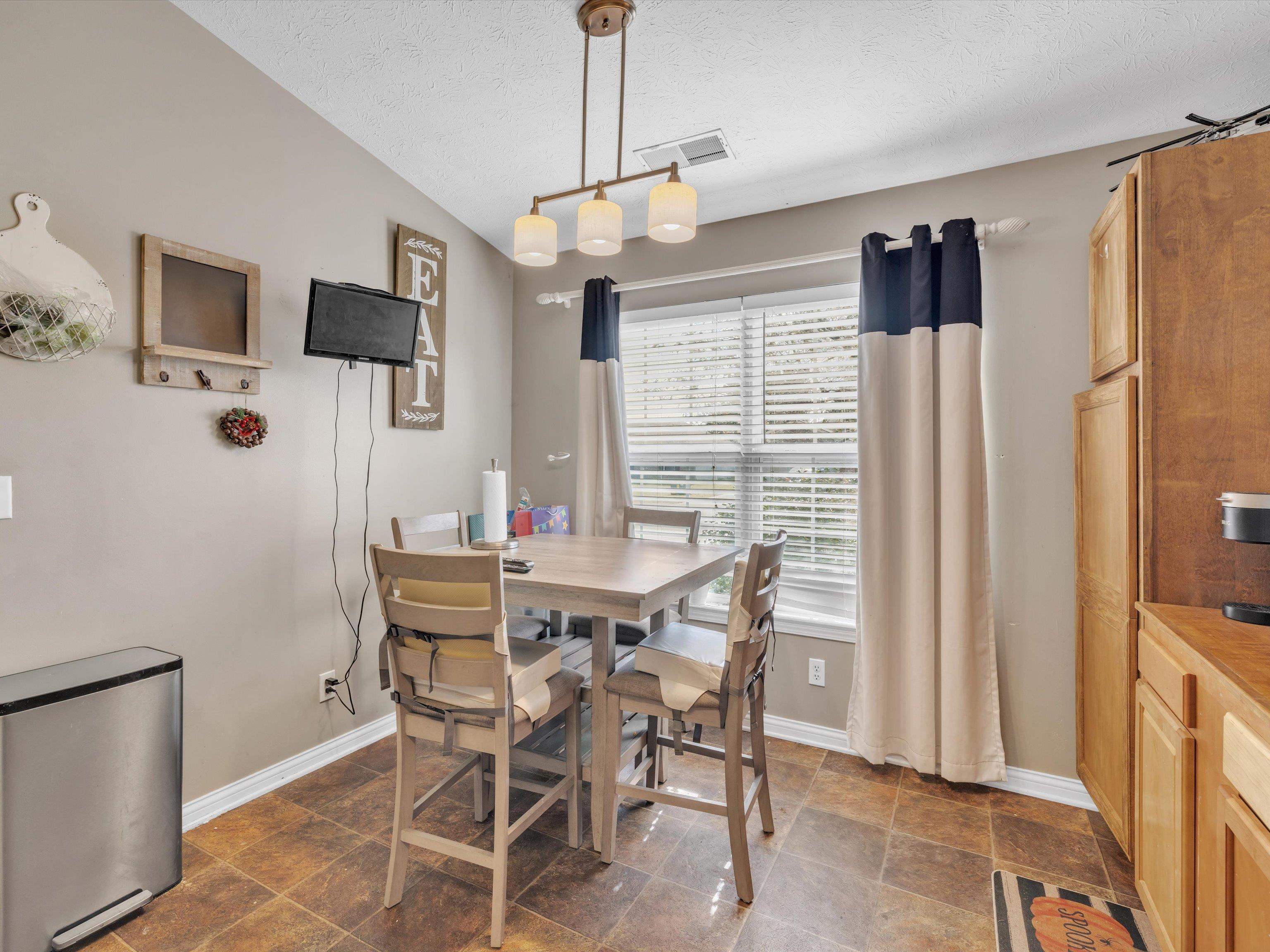 2349 Heritage Park Drive, Owensboro, Kentucky 42301, 3 Bedrooms Bedrooms, ,2 BathroomsBathrooms,Single Family Residence,For Sale,Heritage Park Drive,88296