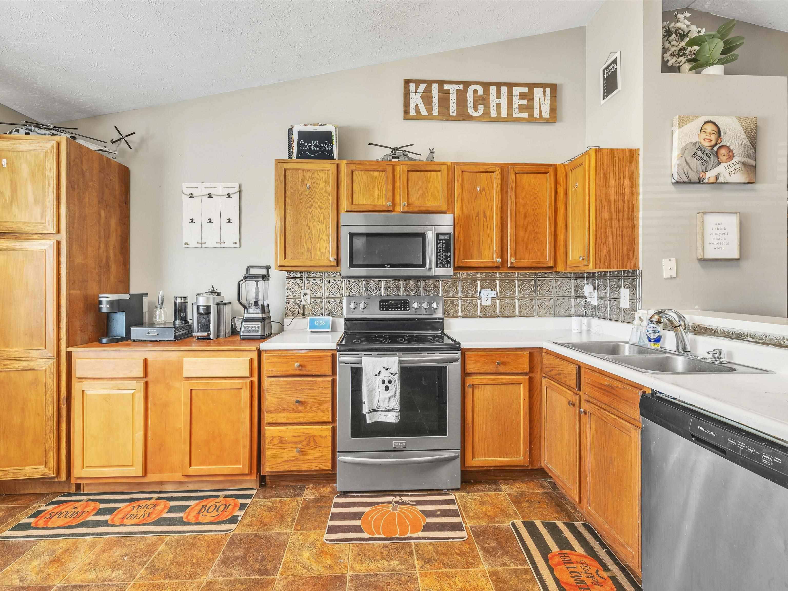 2349 Heritage Park Drive, Owensboro, Kentucky 42301, 3 Bedrooms Bedrooms, ,2 BathroomsBathrooms,Single Family Residence,For Sale,Heritage Park Drive,88296