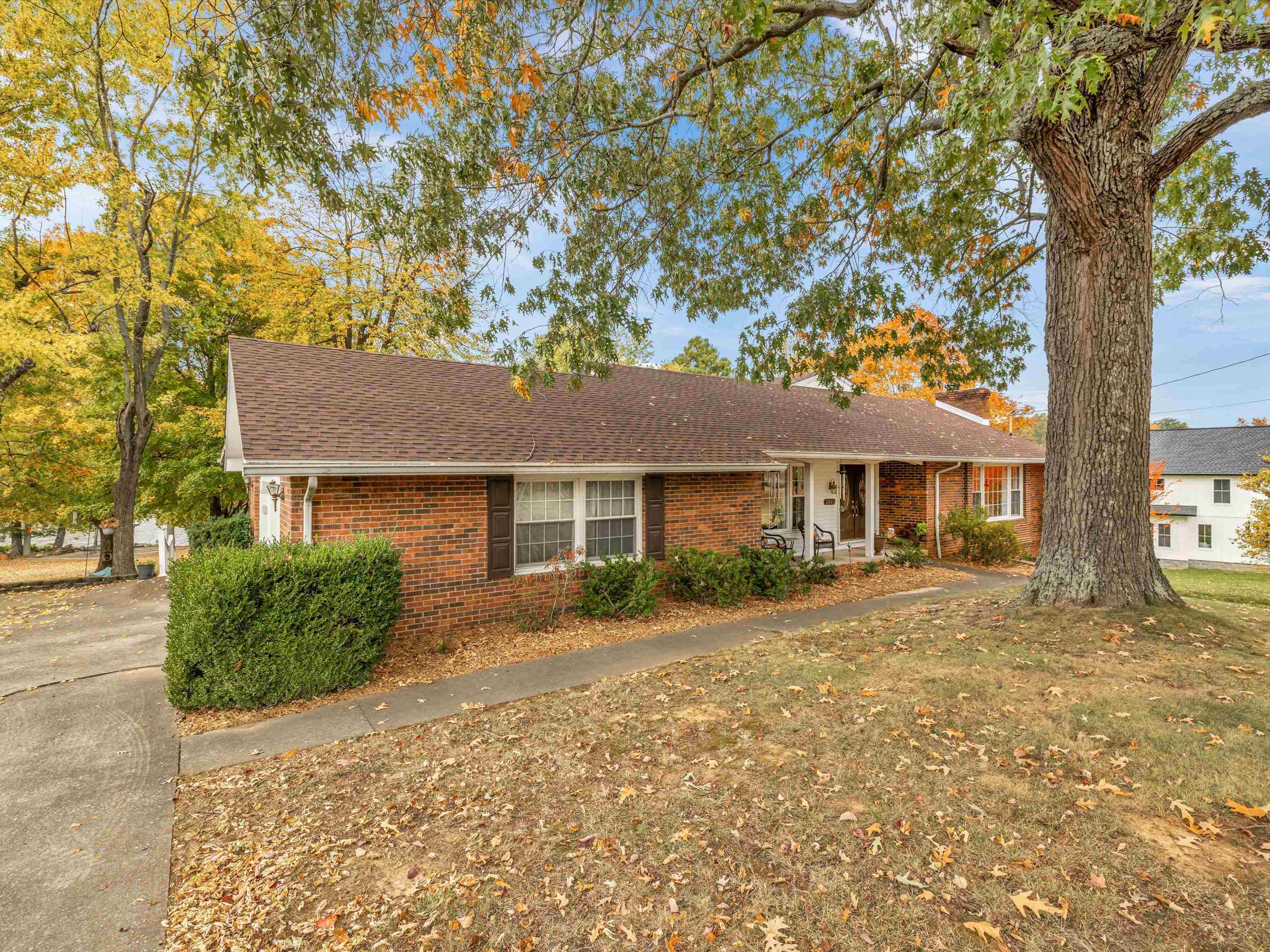 2003 Bayview Drive, Madisonville, Kentucky 42431, 4 Bedrooms Bedrooms, ,3 BathroomsBathrooms,Single Family Residence,For Sale,Bayview Drive,88300