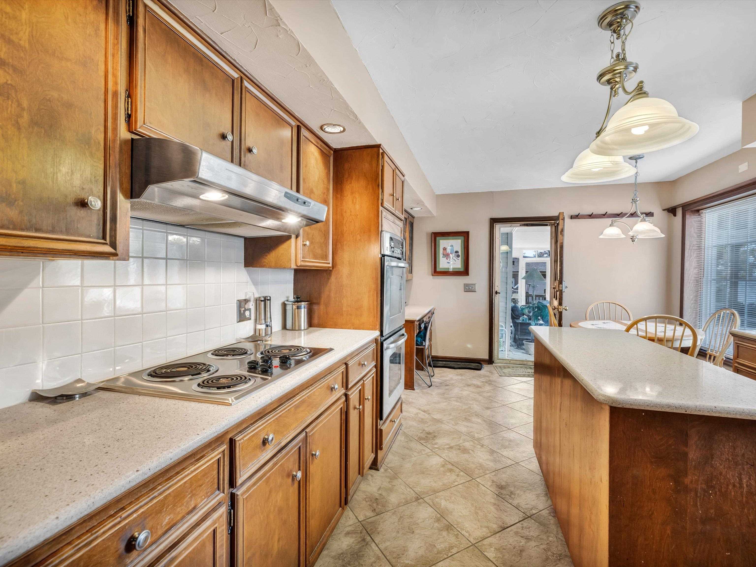 2003 Bayview Drive, Madisonville, Kentucky 42431, 4 Bedrooms Bedrooms, ,3 BathroomsBathrooms,Single Family Residence,For Sale,Bayview Drive,88300