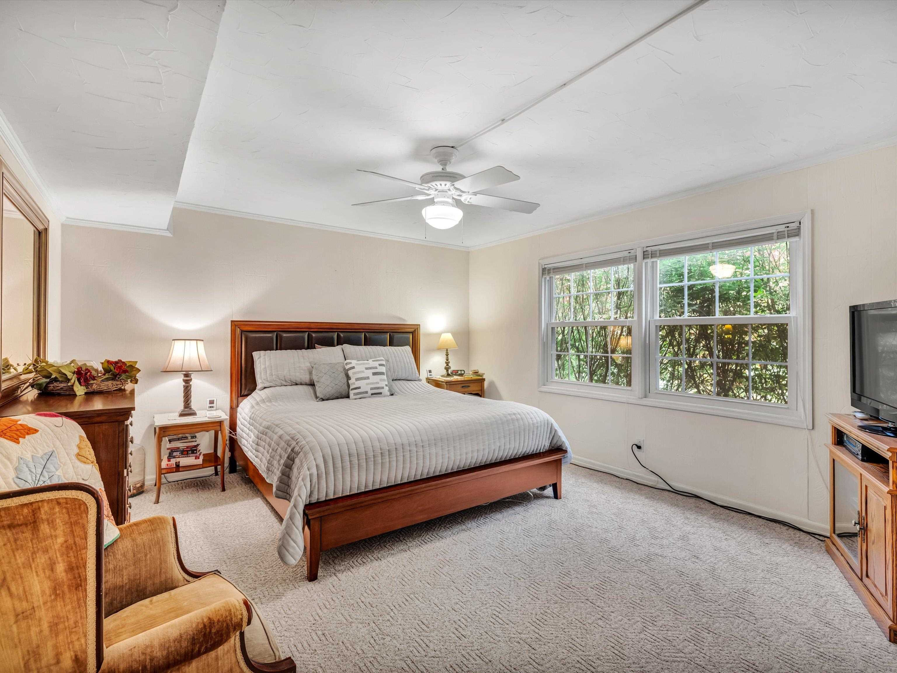 2003 Bayview Drive, Madisonville, Kentucky 42431, 4 Bedrooms Bedrooms, ,3 BathroomsBathrooms,Single Family Residence,For Sale,Bayview Drive,88300