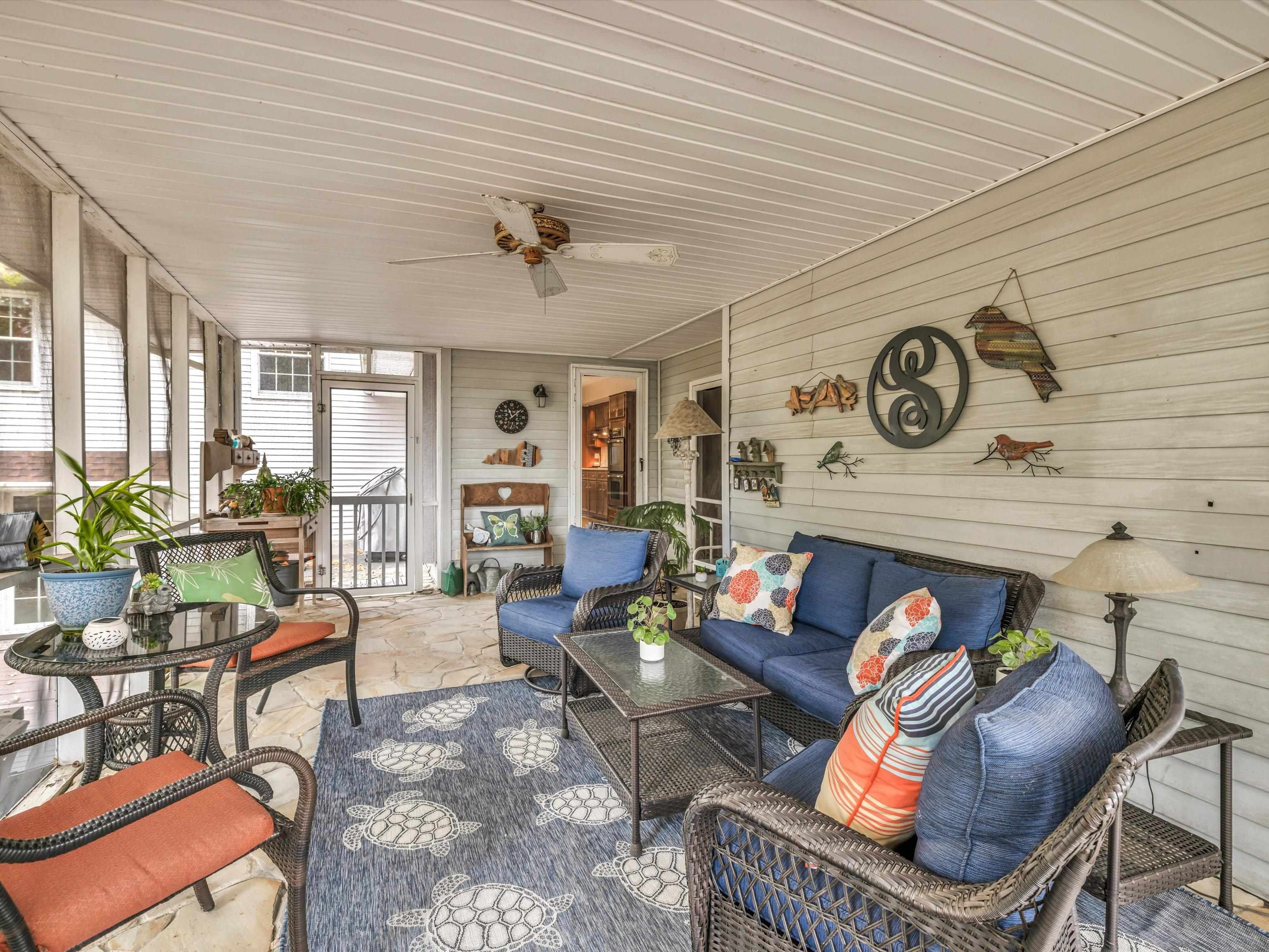 2003 Bayview Drive, Madisonville, Kentucky 42431, 4 Bedrooms Bedrooms, ,3 BathroomsBathrooms,Single Family Residence,For Sale,Bayview Drive,88300