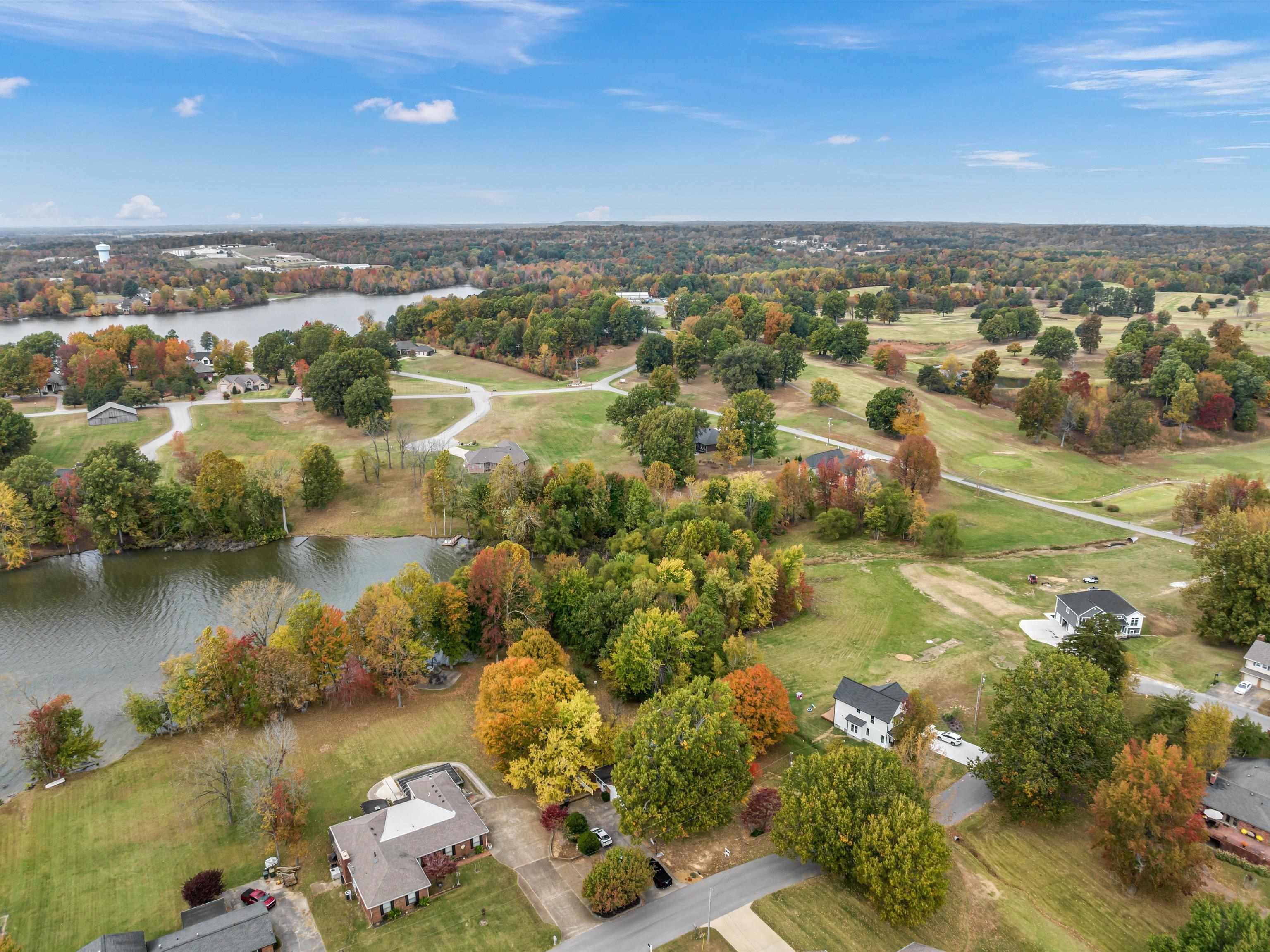 2003 Bayview Drive, Madisonville, Kentucky 42431, 4 Bedrooms Bedrooms, ,3 BathroomsBathrooms,Single Family Residence,For Sale,Bayview Drive,88300