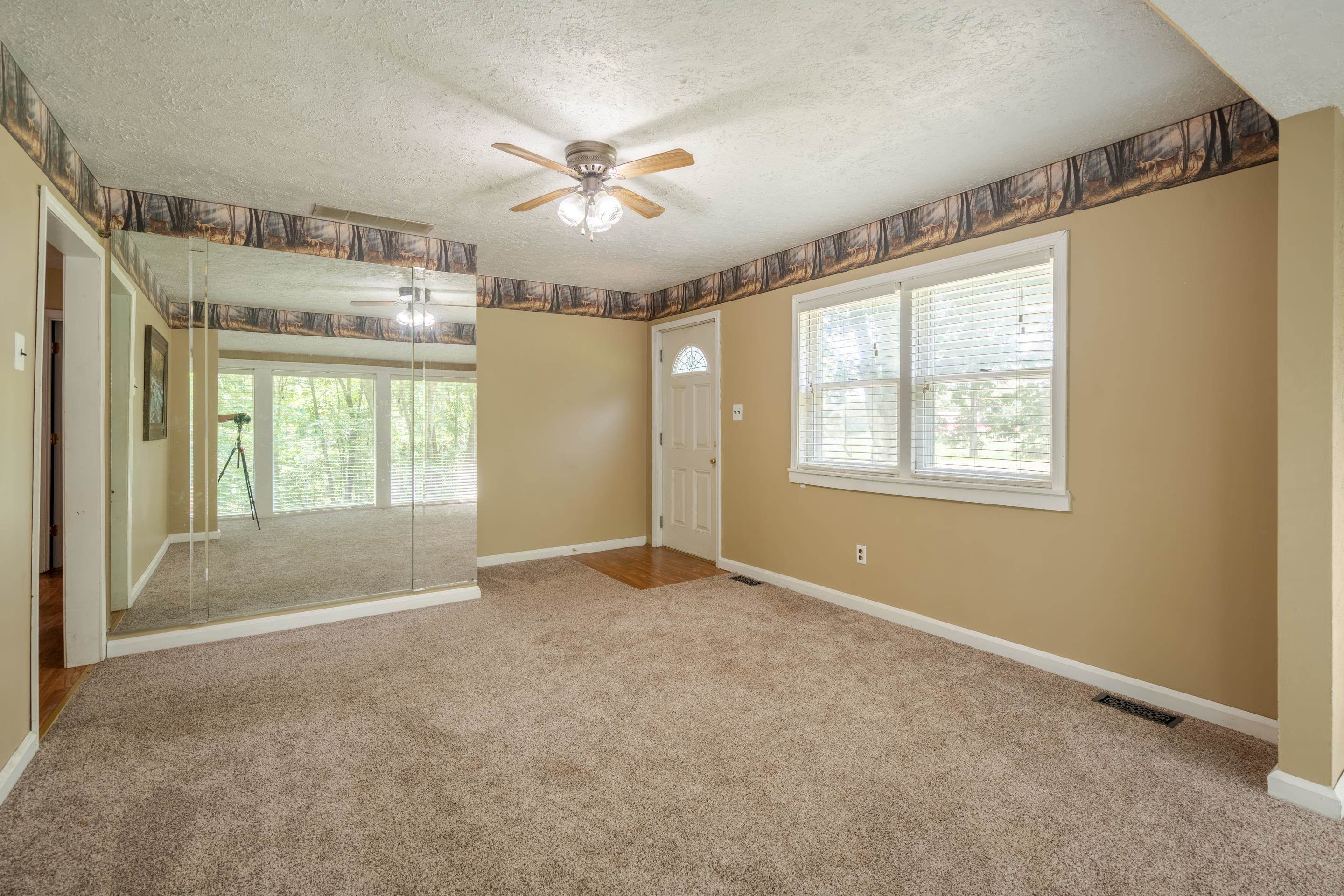 8489 Short Station Rd, Philpot, Kentucky 42366, 5 Bedrooms Bedrooms, ,2 BathroomsBathrooms,Single Family Residence,For Sale,Short Station Rd,88303