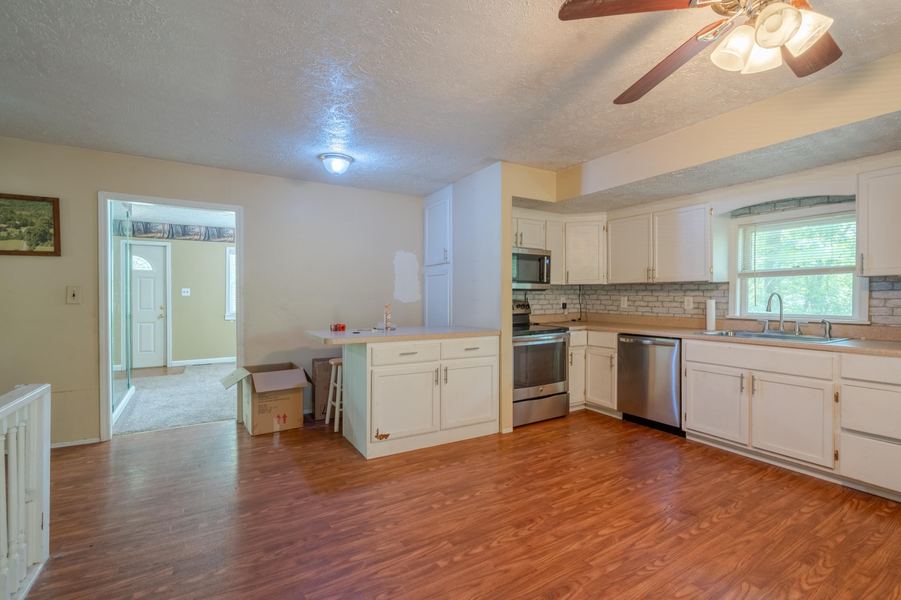 8489 Short Station Rd, Philpot, Kentucky 42366, 5 Bedrooms Bedrooms, ,2 BathroomsBathrooms,Single Family Residence,For Sale,Short Station Rd,88303