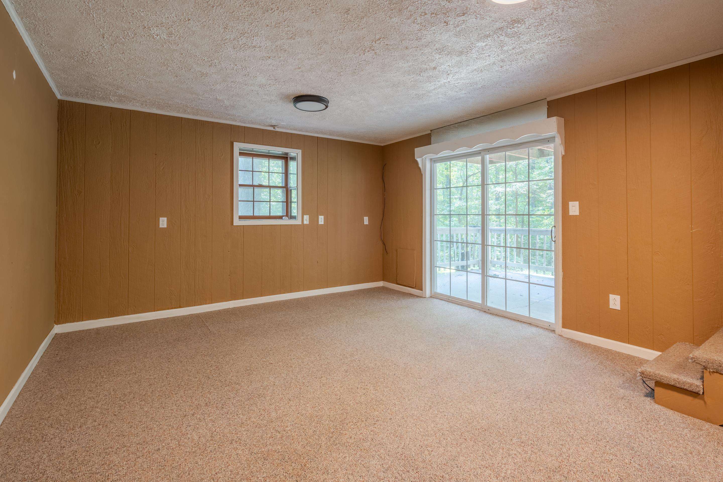 8489 Short Station Rd, Philpot, Kentucky 42366, 5 Bedrooms Bedrooms, ,2 BathroomsBathrooms,Single Family Residence,For Sale,Short Station Rd,88303