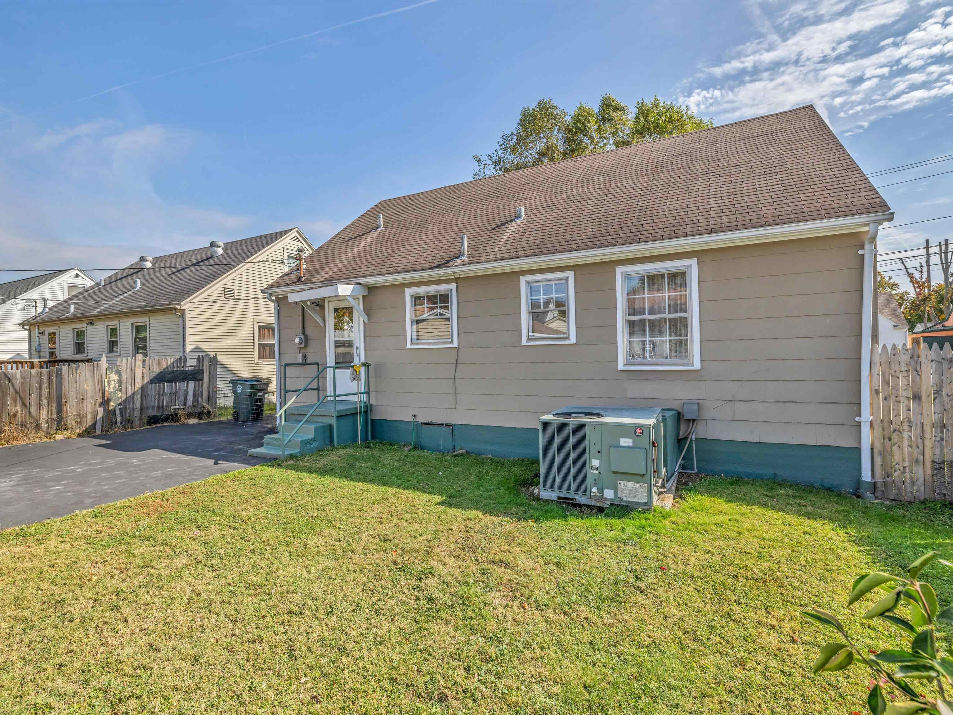 3030 Allen St., Owensboro, Kentucky 42303, 4 Bedrooms Bedrooms, ,1 BathroomBathrooms,Single Family Residence,For Sale,Allen St.,88307