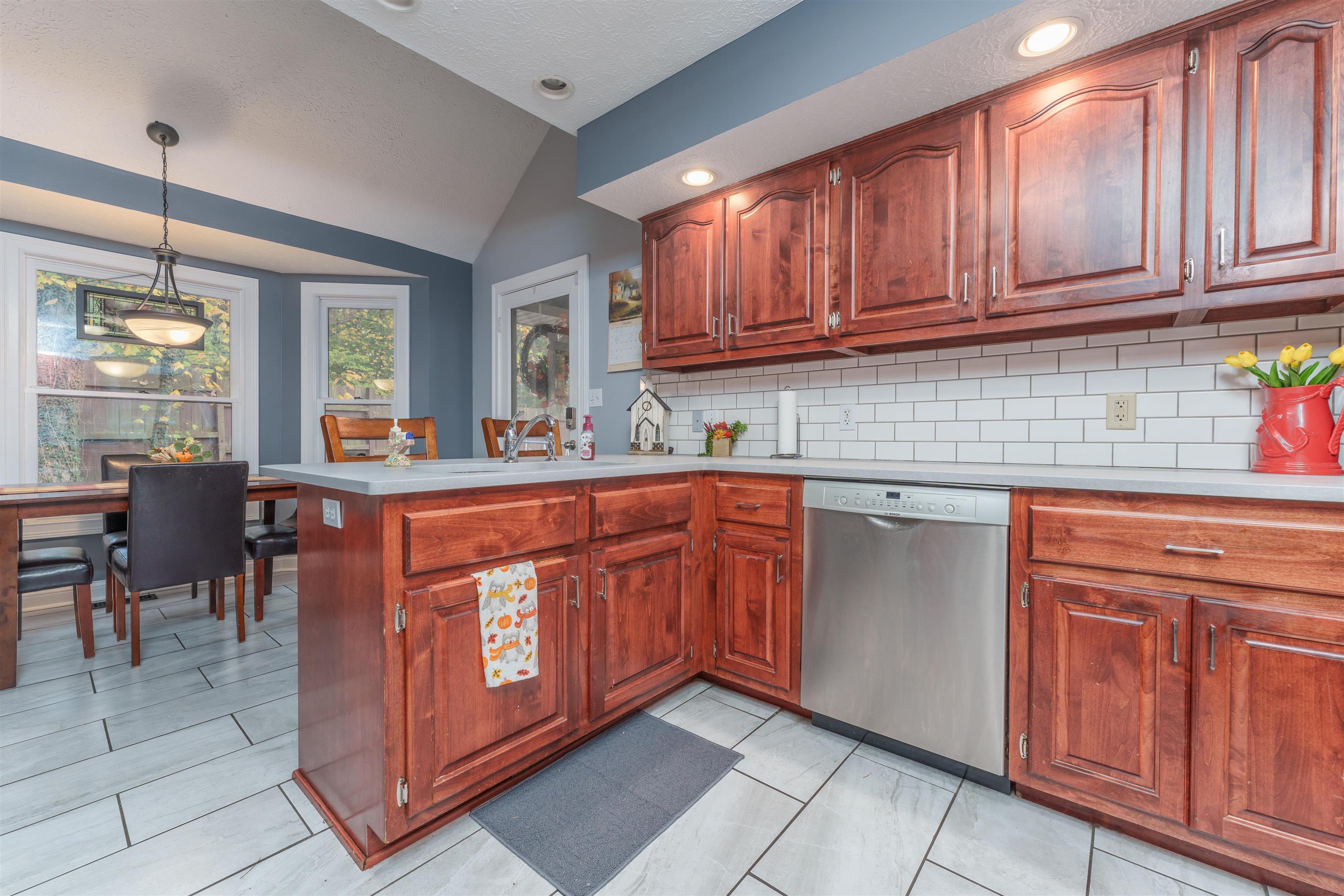 6470 State Route 144, Owensboro, Kentucky 42303, 3 Bedrooms Bedrooms, ,2 BathroomsBathrooms,Single Family Residence,For Sale,State Route 144,88314