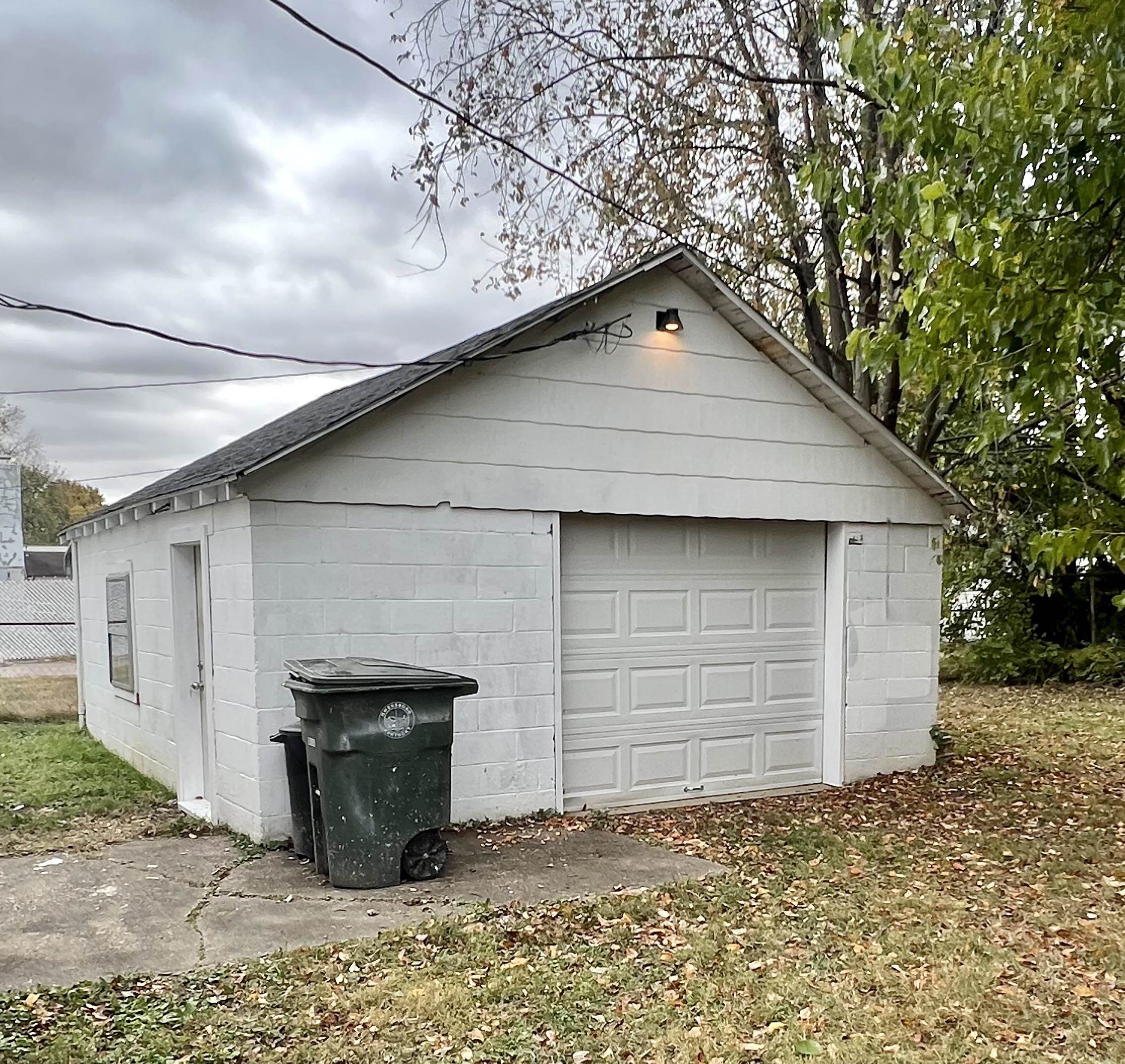 3002 Daviess St., Owensboro, Kentucky 42303, 3 Bedrooms Bedrooms, ,1 BathroomBathrooms,Single Family Residence,For Sale,Daviess St.,88319
