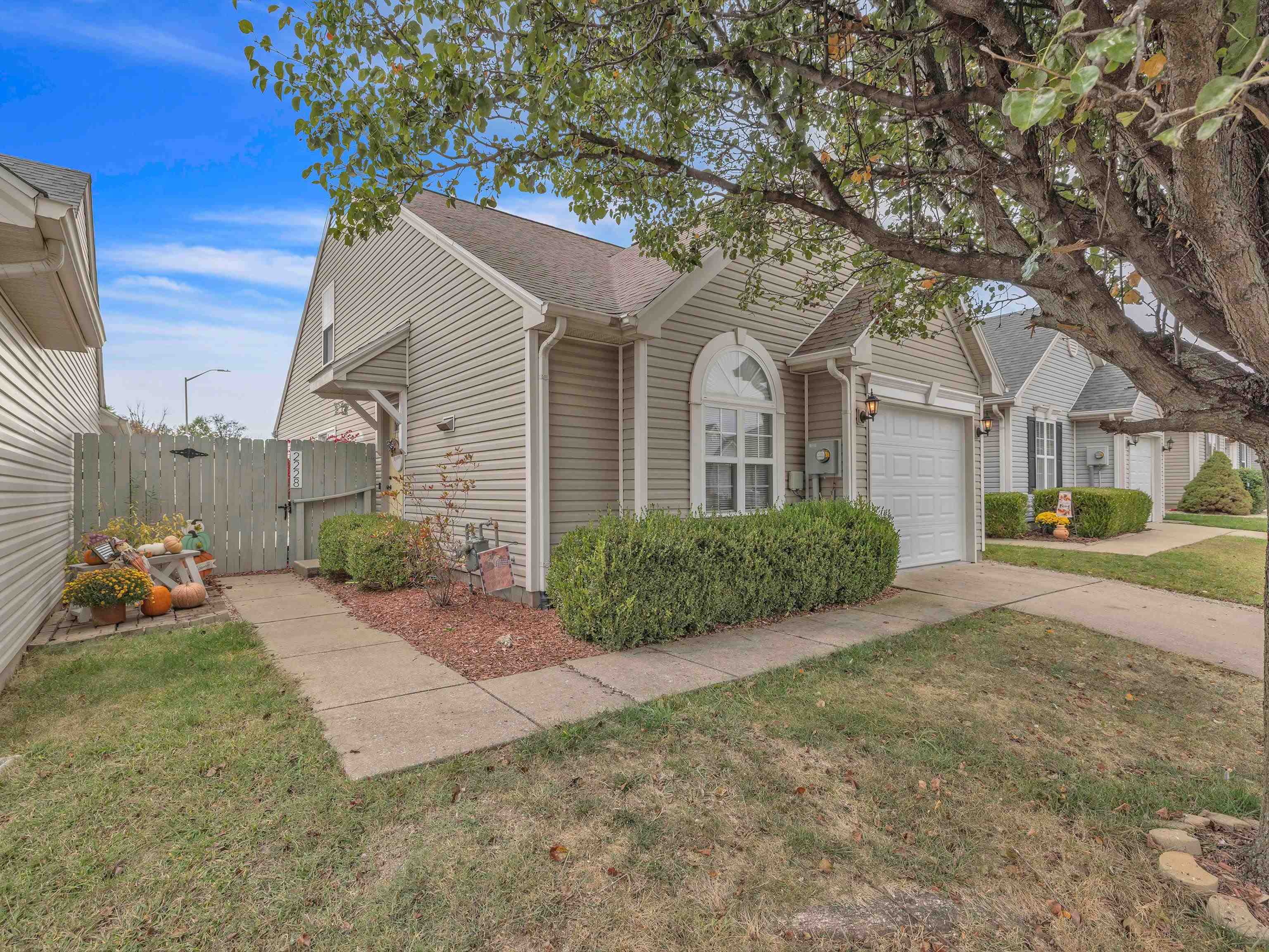 2228 Village Run, Owensboro, Kentucky 42303, 3 Bedrooms Bedrooms, ,2 BathroomsBathrooms,Single Family Residence,For Sale,Village Run,88330