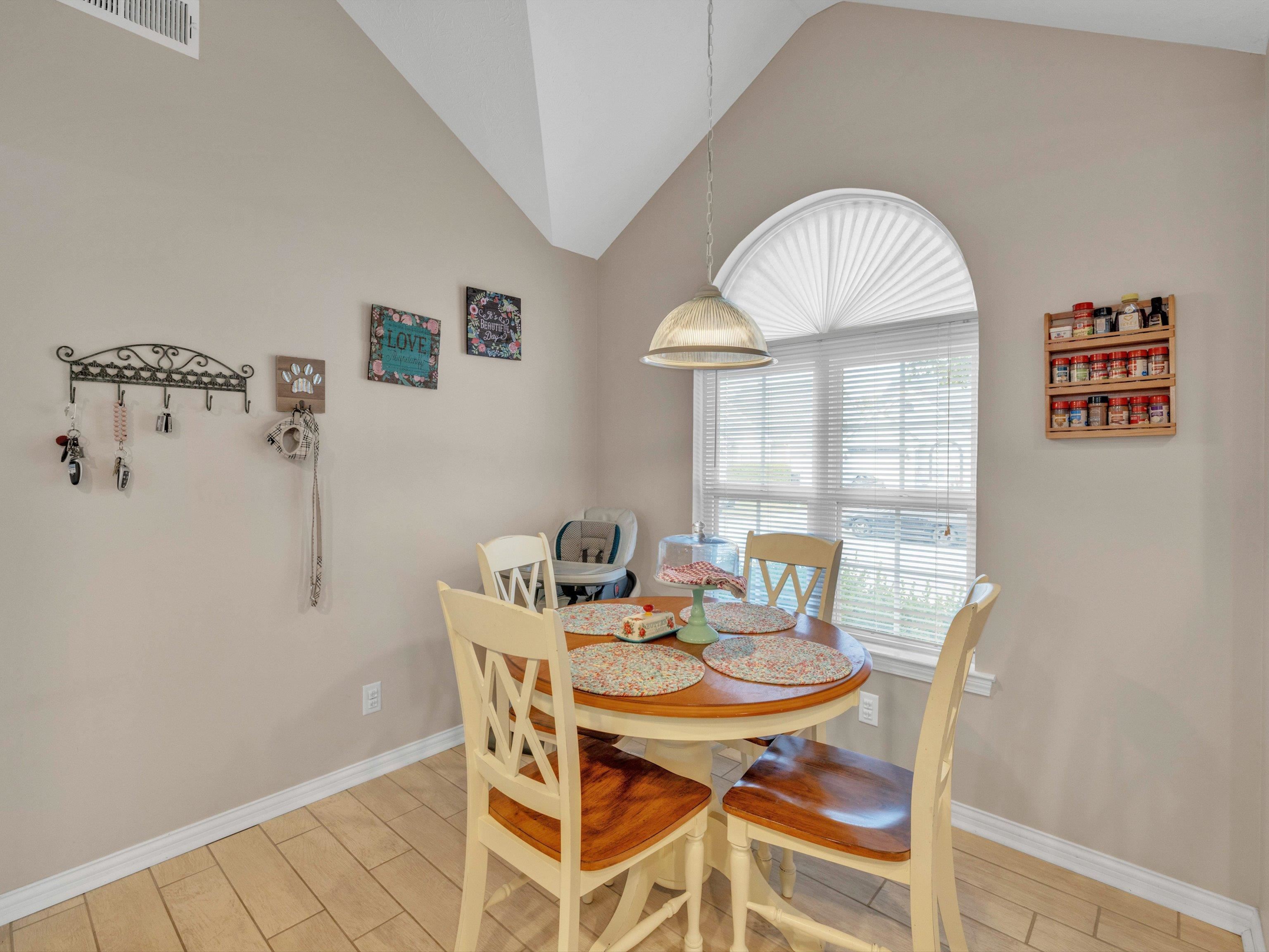 2228 Village Run, Owensboro, Kentucky 42303, 3 Bedrooms Bedrooms, ,2 BathroomsBathrooms,Single Family Residence,For Sale,Village Run,88330