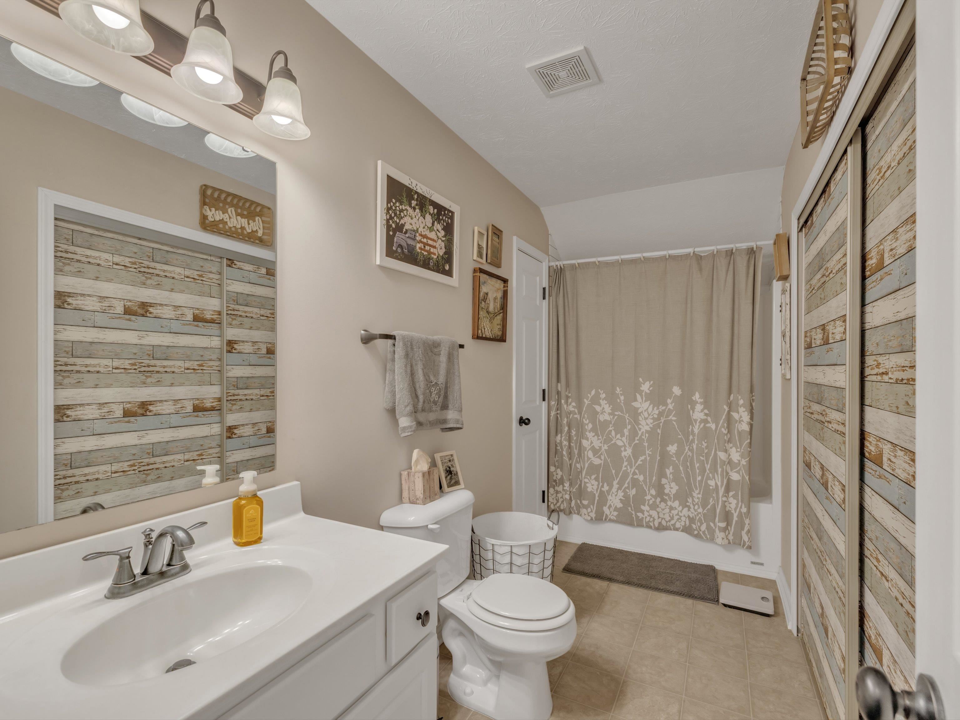 2228 Village Run, Owensboro, Kentucky 42303, 3 Bedrooms Bedrooms, ,2 BathroomsBathrooms,Single Family Residence,For Sale,Village Run,88330