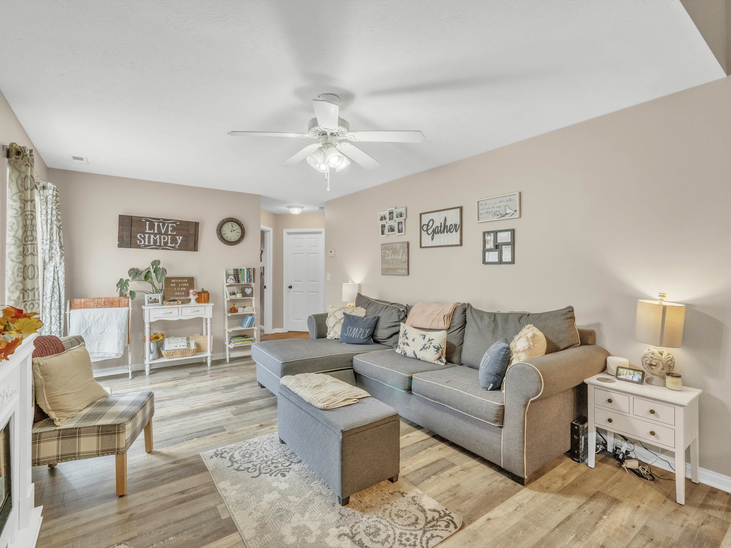 2228 Village Run, Owensboro, Kentucky 42303, 3 Bedrooms Bedrooms, ,2 BathroomsBathrooms,Single Family Residence,For Sale,Village Run,88330
