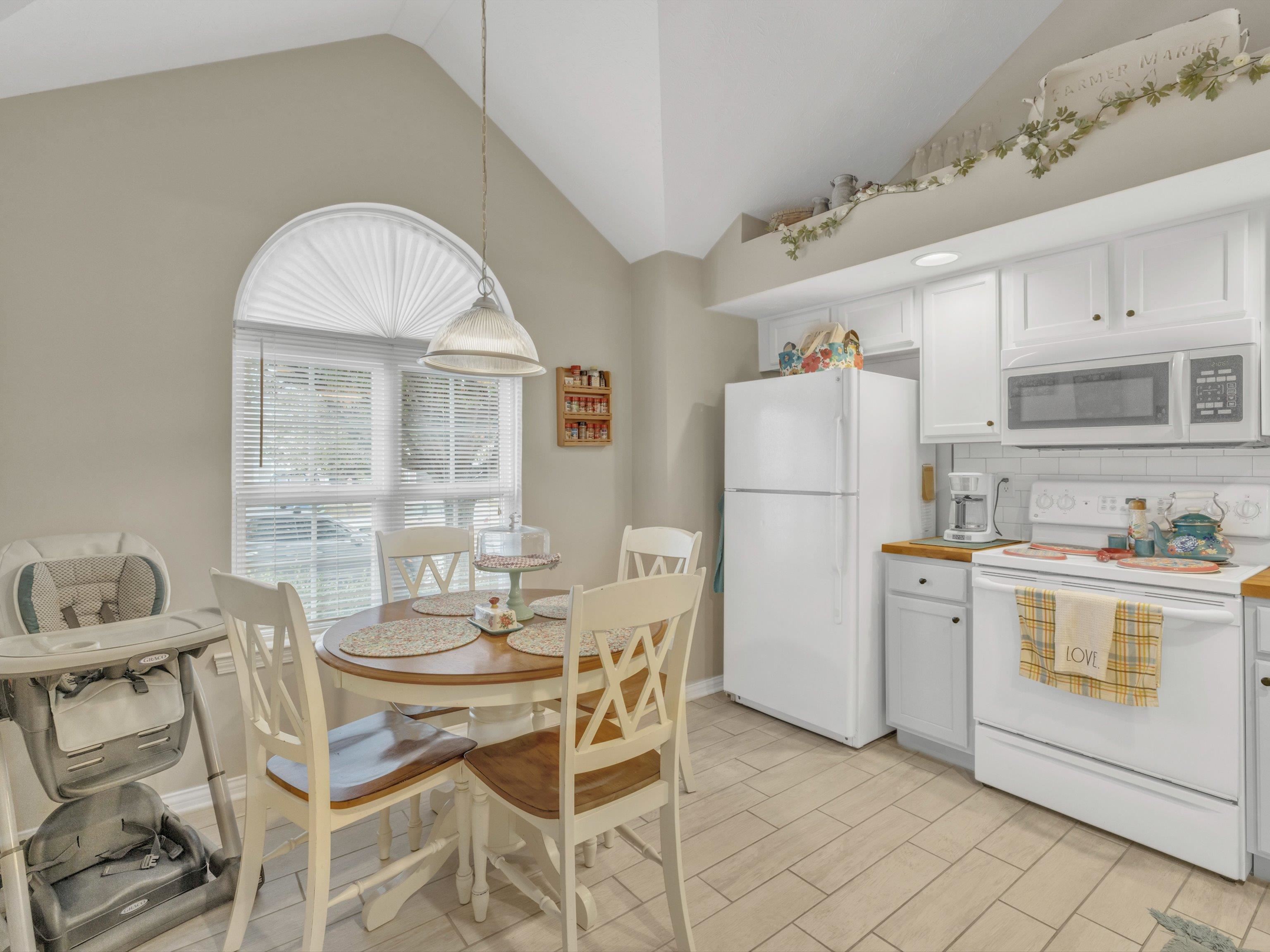 2228 Village Run, Owensboro, Kentucky 42303, 3 Bedrooms Bedrooms, ,2 BathroomsBathrooms,Single Family Residence,For Sale,Village Run,88330