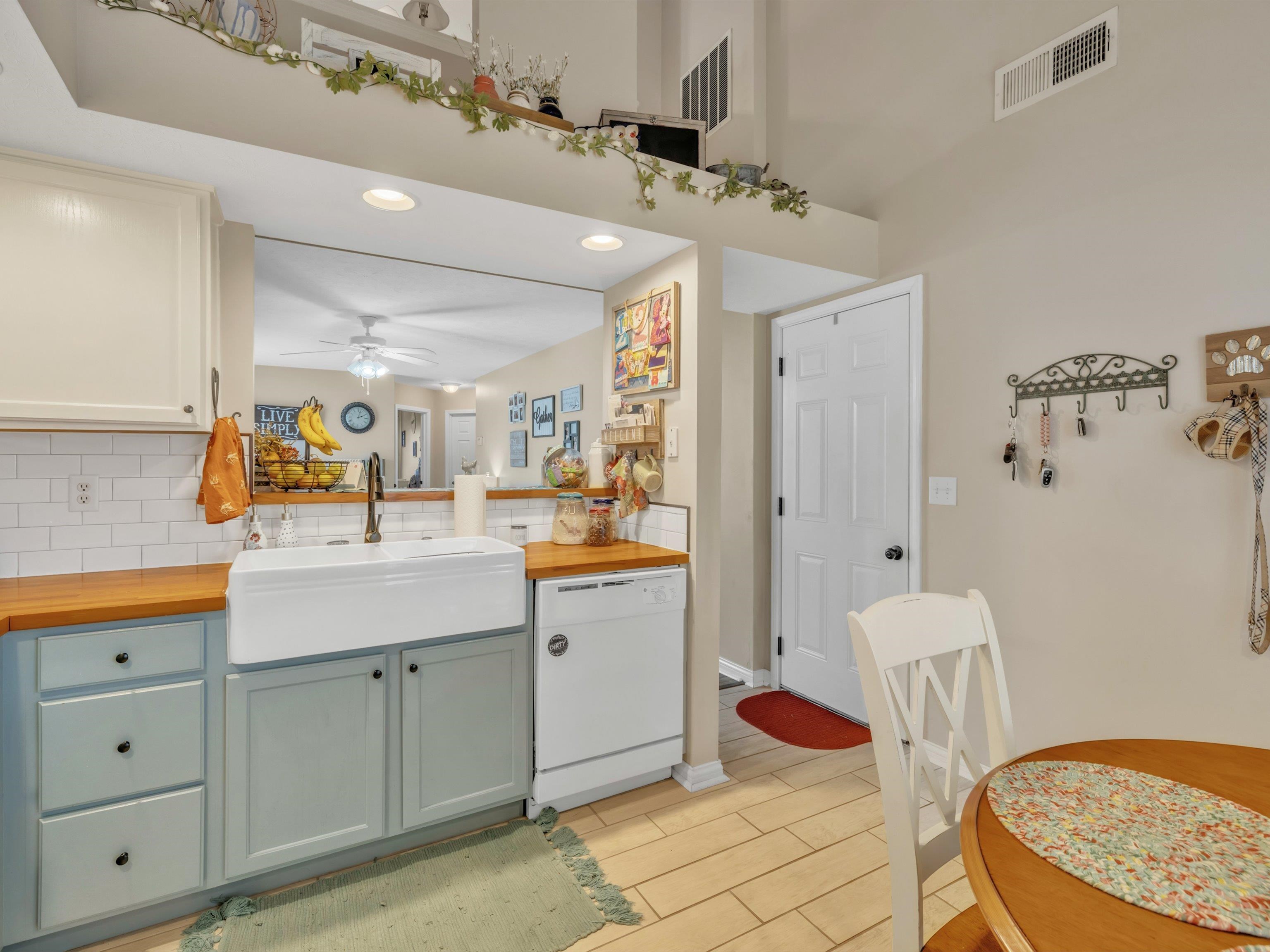 2228 Village Run, Owensboro, Kentucky 42303, 3 Bedrooms Bedrooms, ,2 BathroomsBathrooms,Single Family Residence,For Sale,Village Run,88330