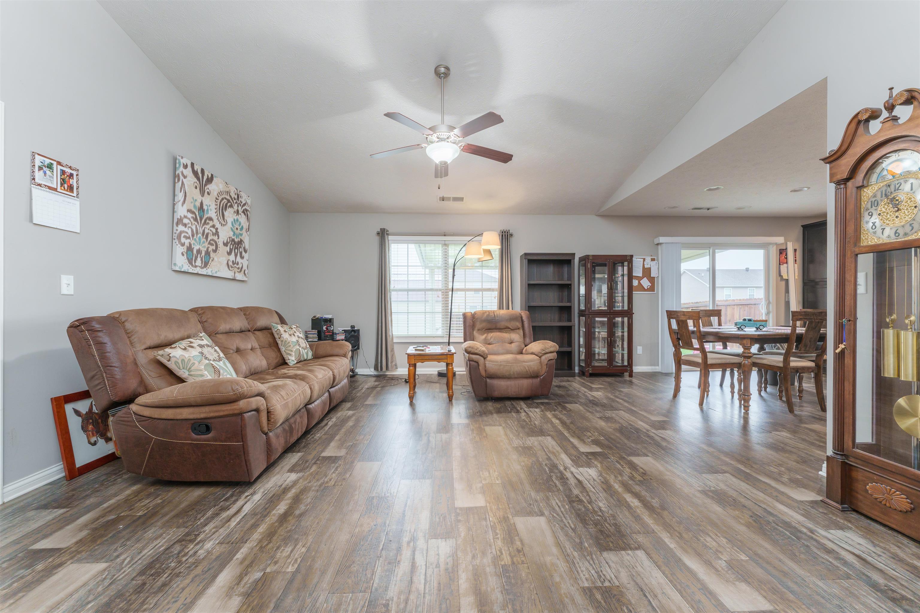 5523 Skyline Drive, Owensboro, Kentucky 42301, 3 Bedrooms Bedrooms, ,2 BathroomsBathrooms,Single Family Residence,For Sale,Skyline Drive,88332