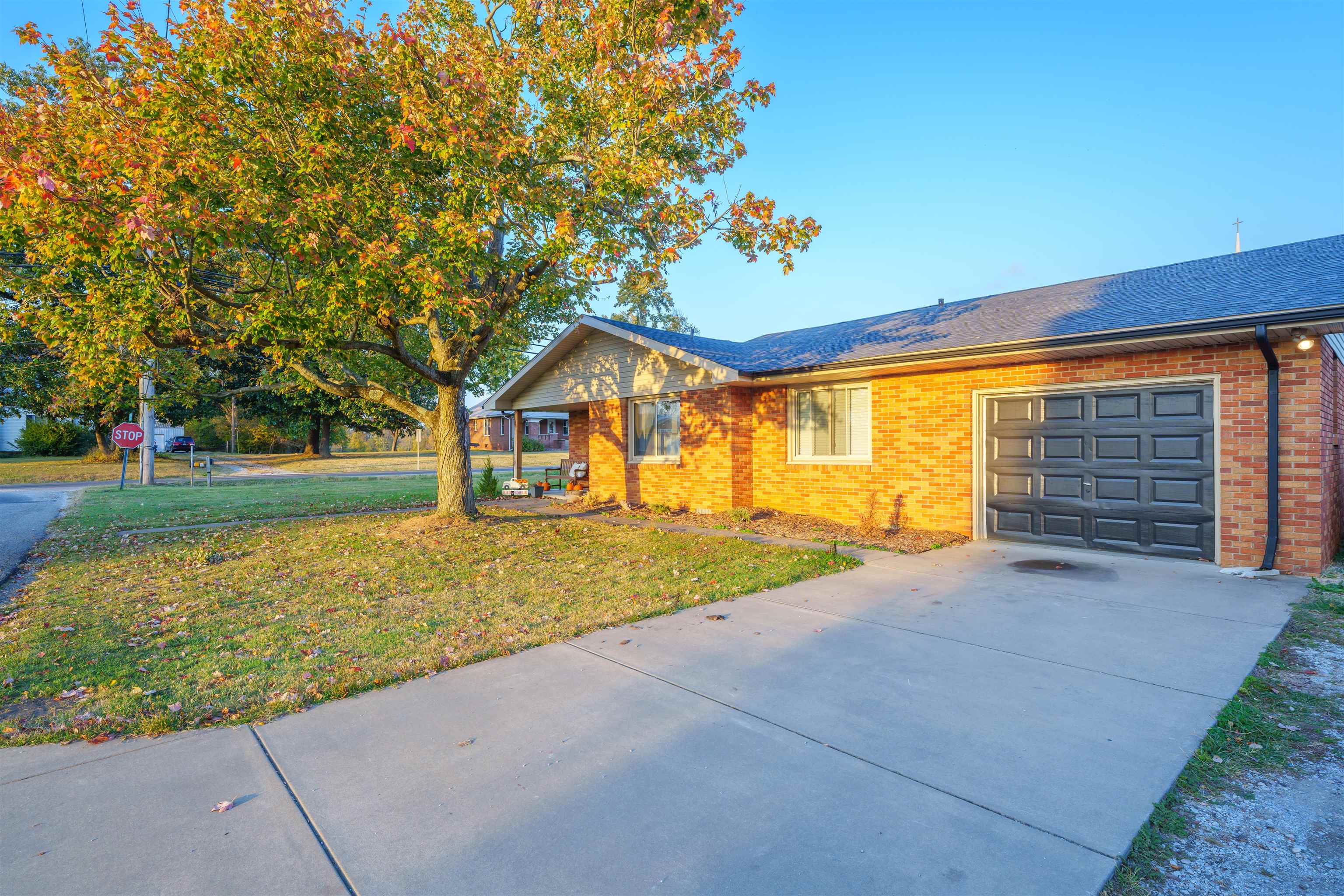 2435 Mill Street, Henderson, Kentucky 42420, 3 Bedrooms Bedrooms, ,1 BathroomBathrooms,Single Family Residence,For Sale,Mill Street,88333