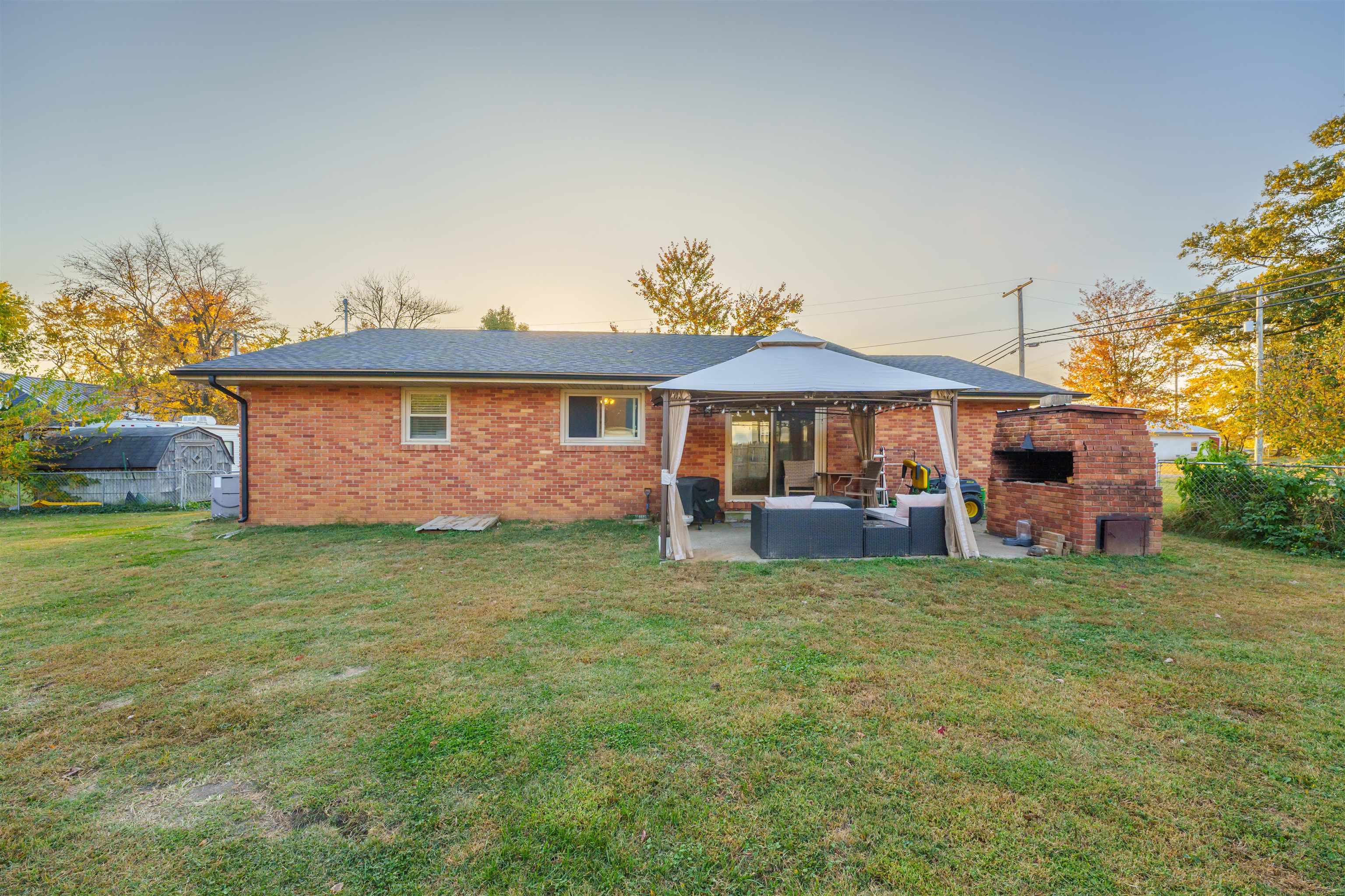 2435 Mill Street, Henderson, Kentucky 42420, 3 Bedrooms Bedrooms, ,1 BathroomBathrooms,Single Family Residence,For Sale,Mill Street,88333
