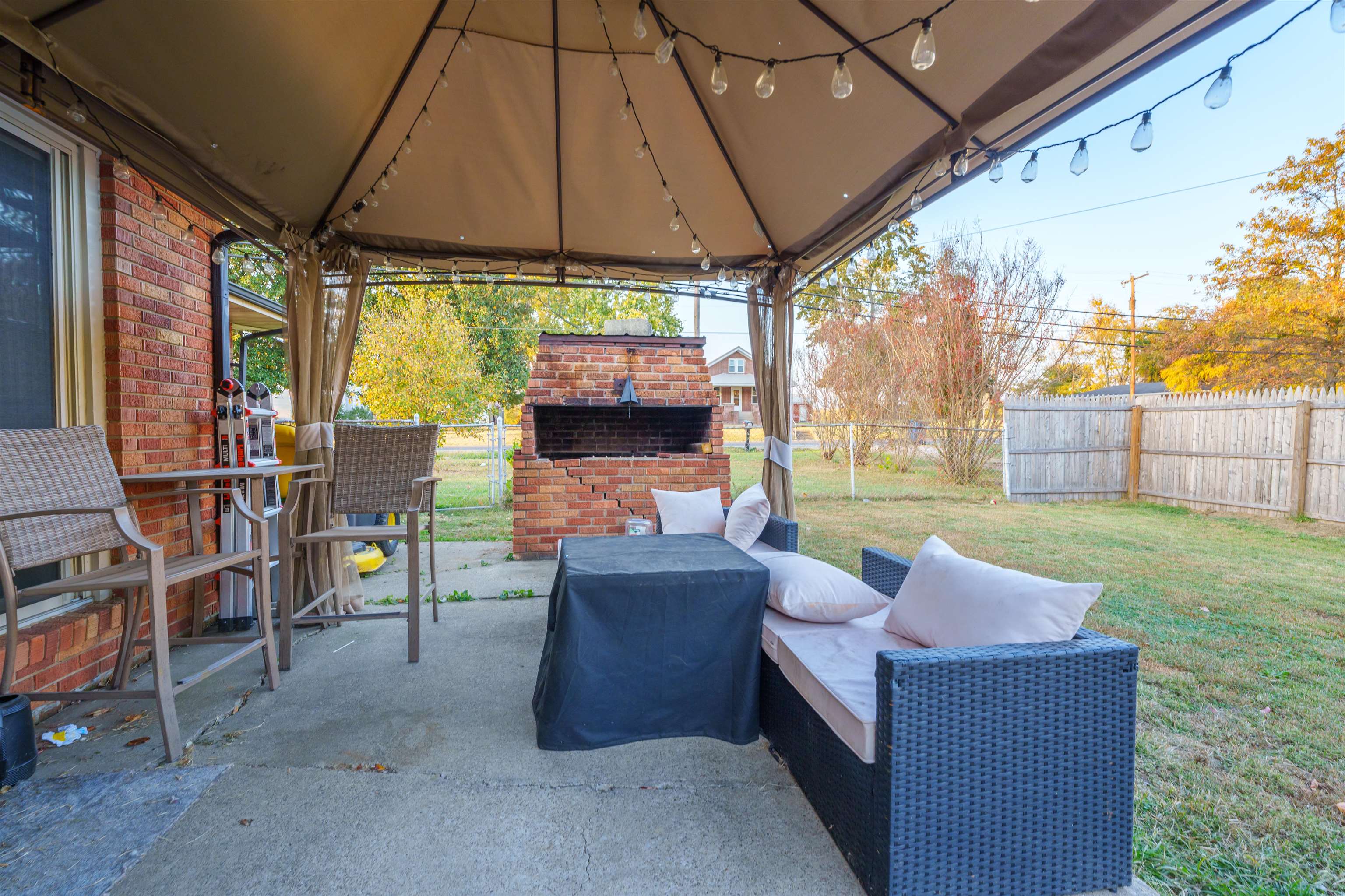 2435 Mill Street, Henderson, Kentucky 42420, 3 Bedrooms Bedrooms, ,1 BathroomBathrooms,Single Family Residence,For Sale,Mill Street,88333
