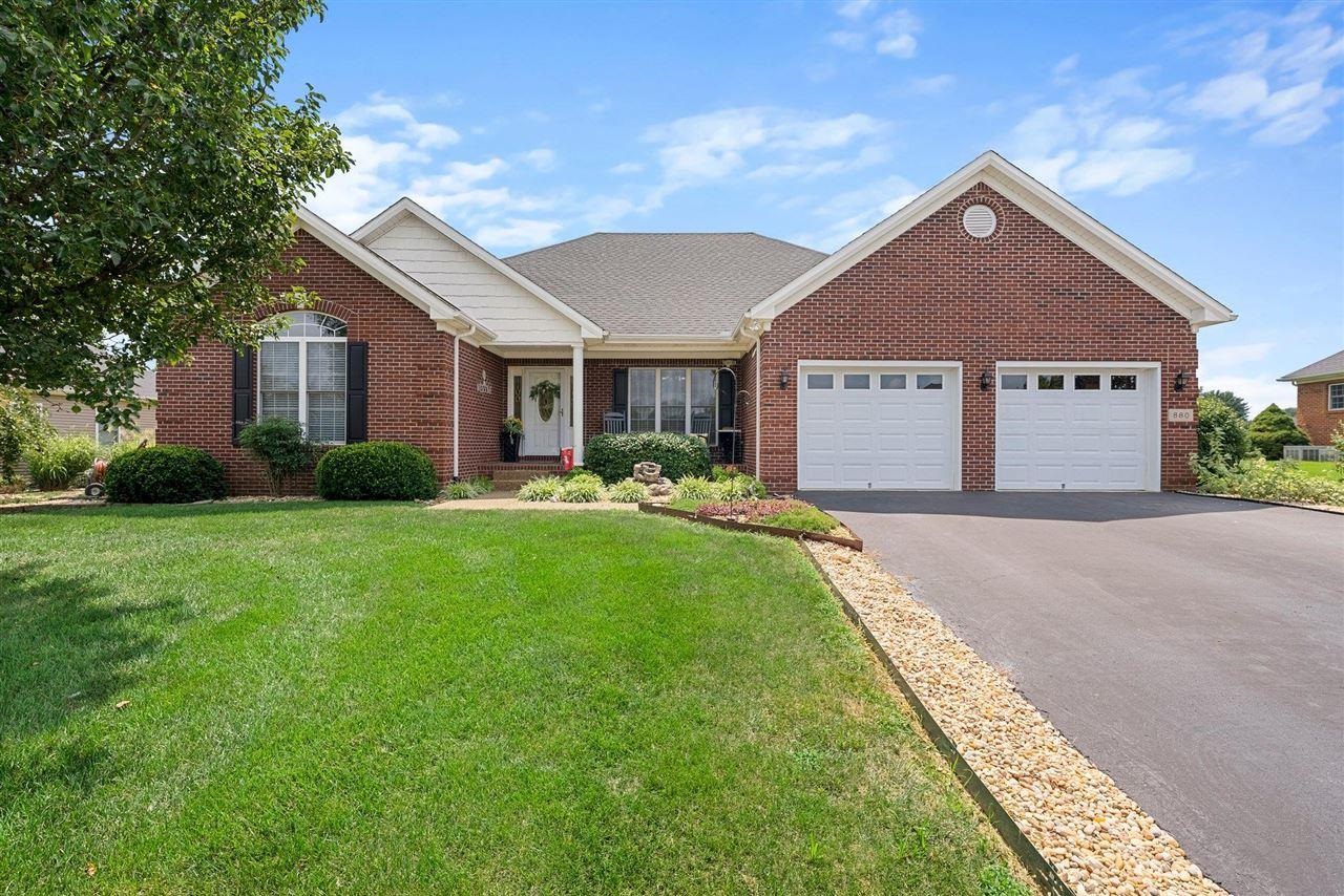 880 Memorial Circle, Bowling Green, Kentucky 42104, 4 Bedrooms Bedrooms, ,3 BathroomsBathrooms,Single Family Residence,For Sale,Memorial Circle,88334