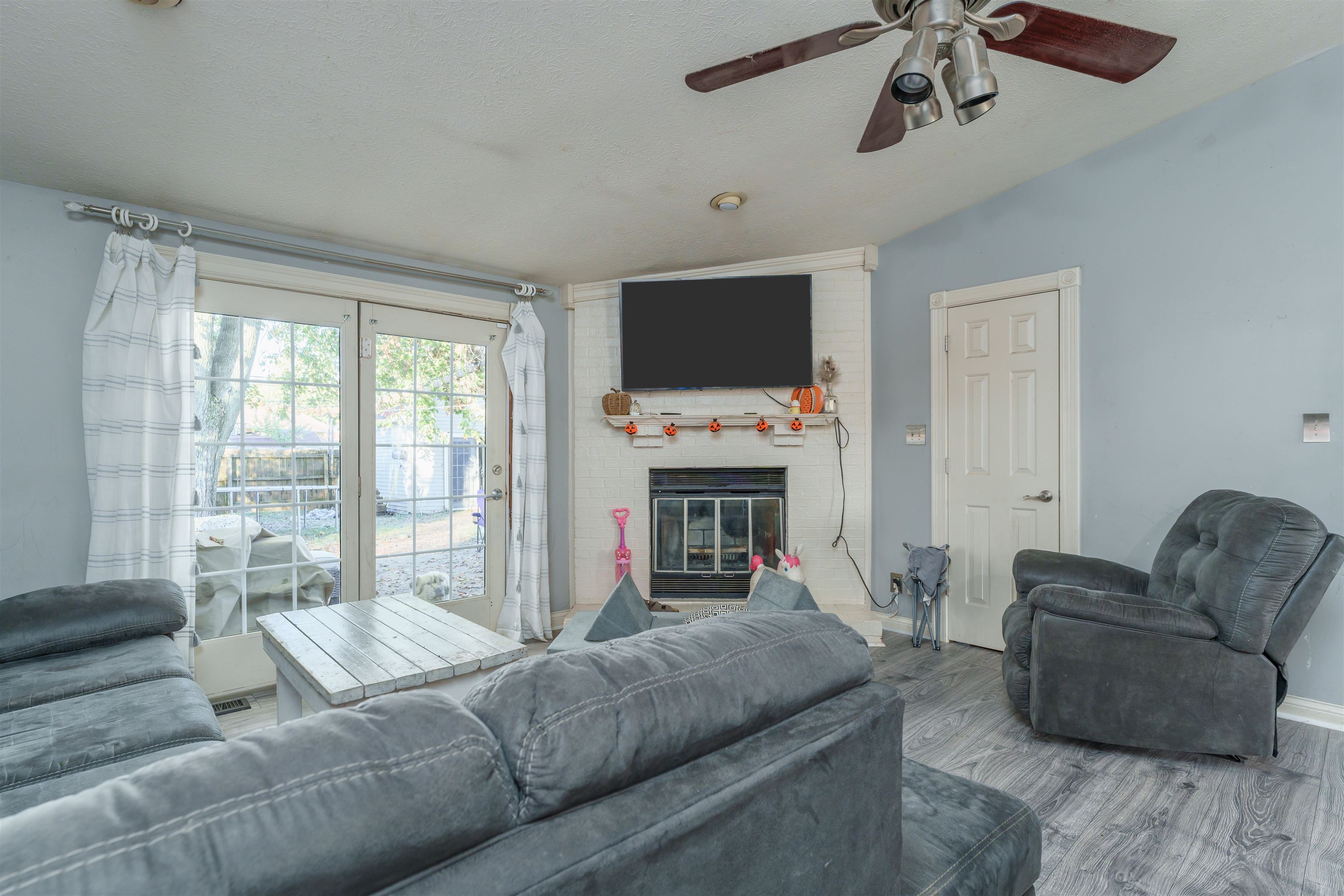 2413 Strickland Dr, Owensboro, Kentucky 42301-0000, 3 Bedrooms Bedrooms, ,1 BathroomBathrooms,Single Family Residence,For Sale,Strickland Dr,88337