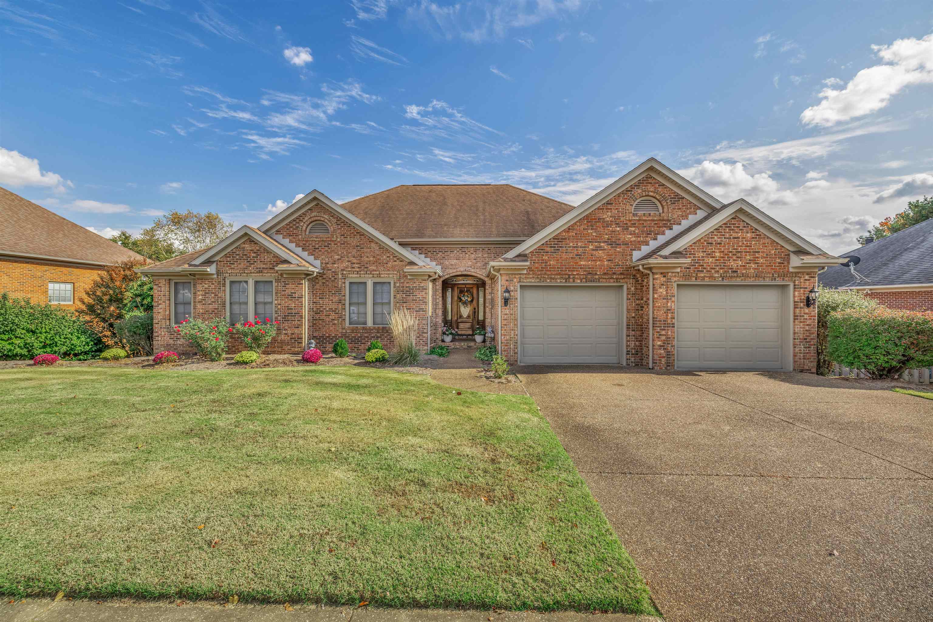 4519 Indian Creek Loop, Owensboro, Kentucky 42303, 5 Bedrooms Bedrooms, ,3 BathroomsBathrooms,Single Family Residence,For Sale,Indian Creek Loop,88342
