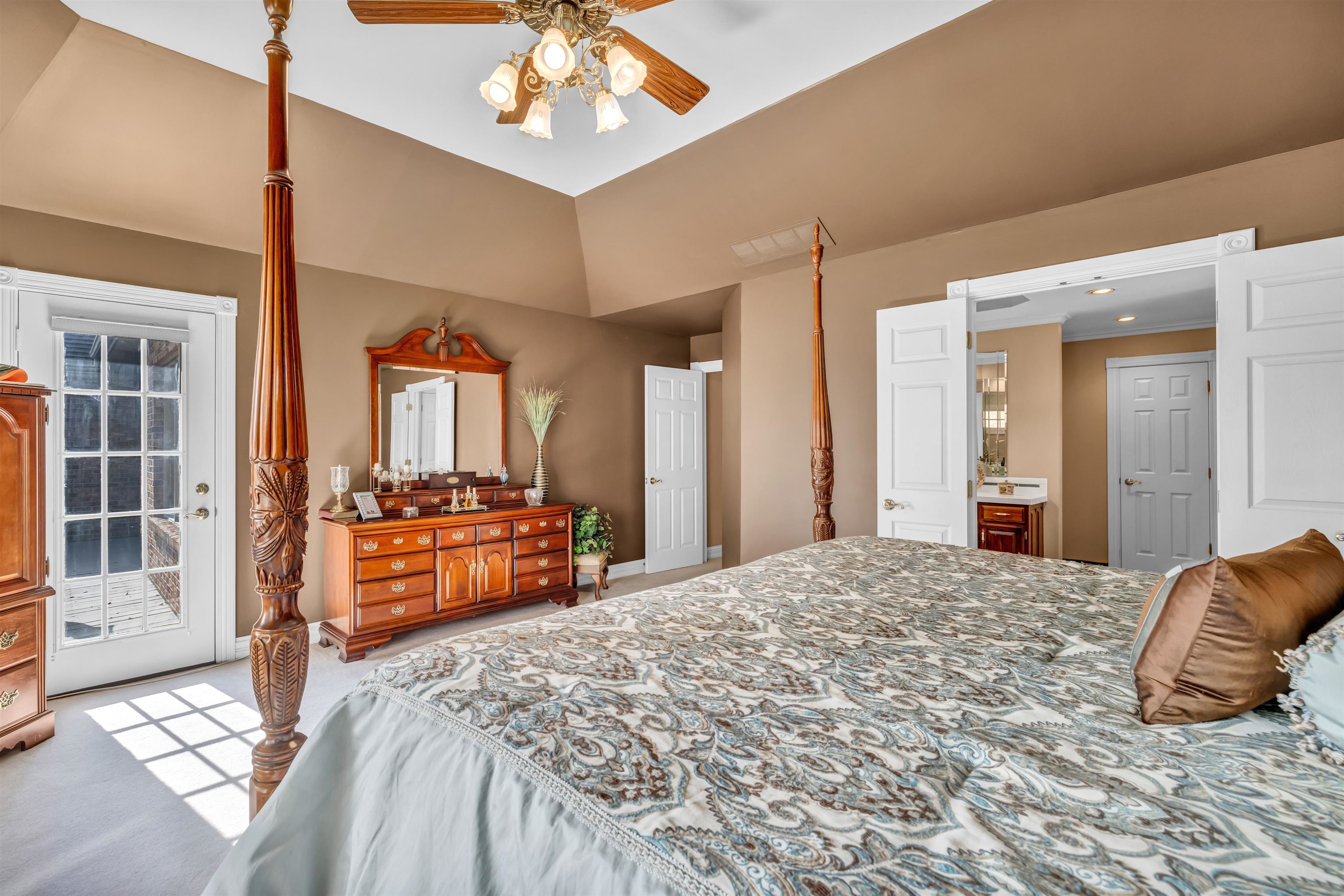 4519 Indian Creek Loop, Owensboro, Kentucky 42303, 5 Bedrooms Bedrooms, ,3 BathroomsBathrooms,Single Family Residence,For Sale,Indian Creek Loop,88342