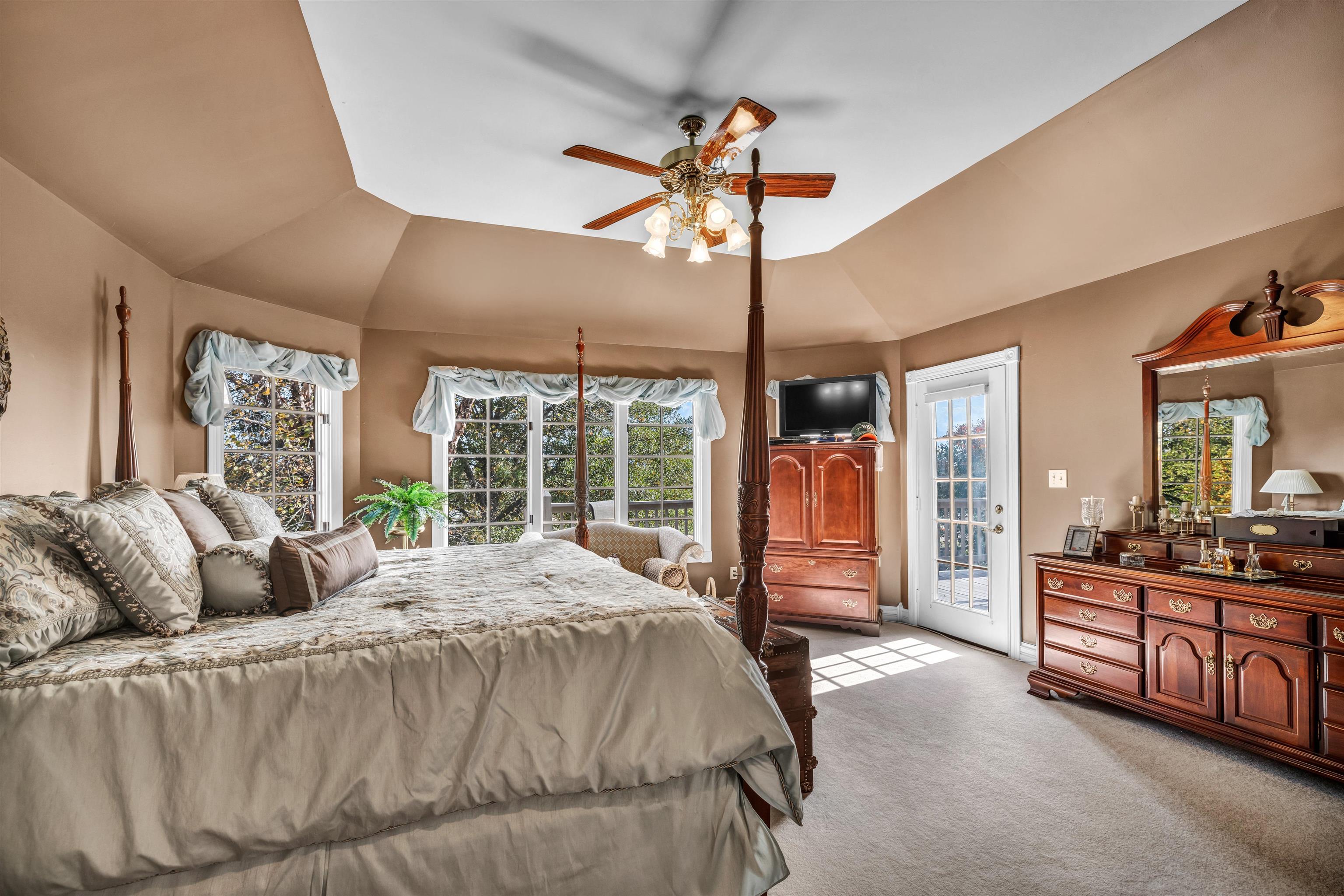 4519 Indian Creek Loop, Owensboro, Kentucky 42303, 5 Bedrooms Bedrooms, ,3 BathroomsBathrooms,Single Family Residence,For Sale,Indian Creek Loop,88342