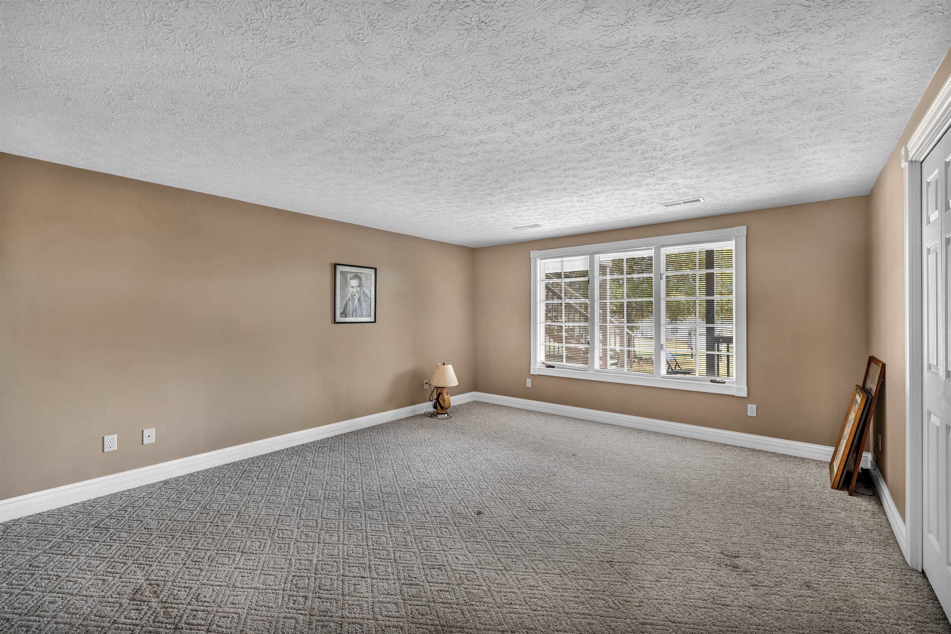 4519 Indian Creek Loop, Owensboro, Kentucky 42303, 5 Bedrooms Bedrooms, ,3 BathroomsBathrooms,Single Family Residence,For Sale,Indian Creek Loop,88342