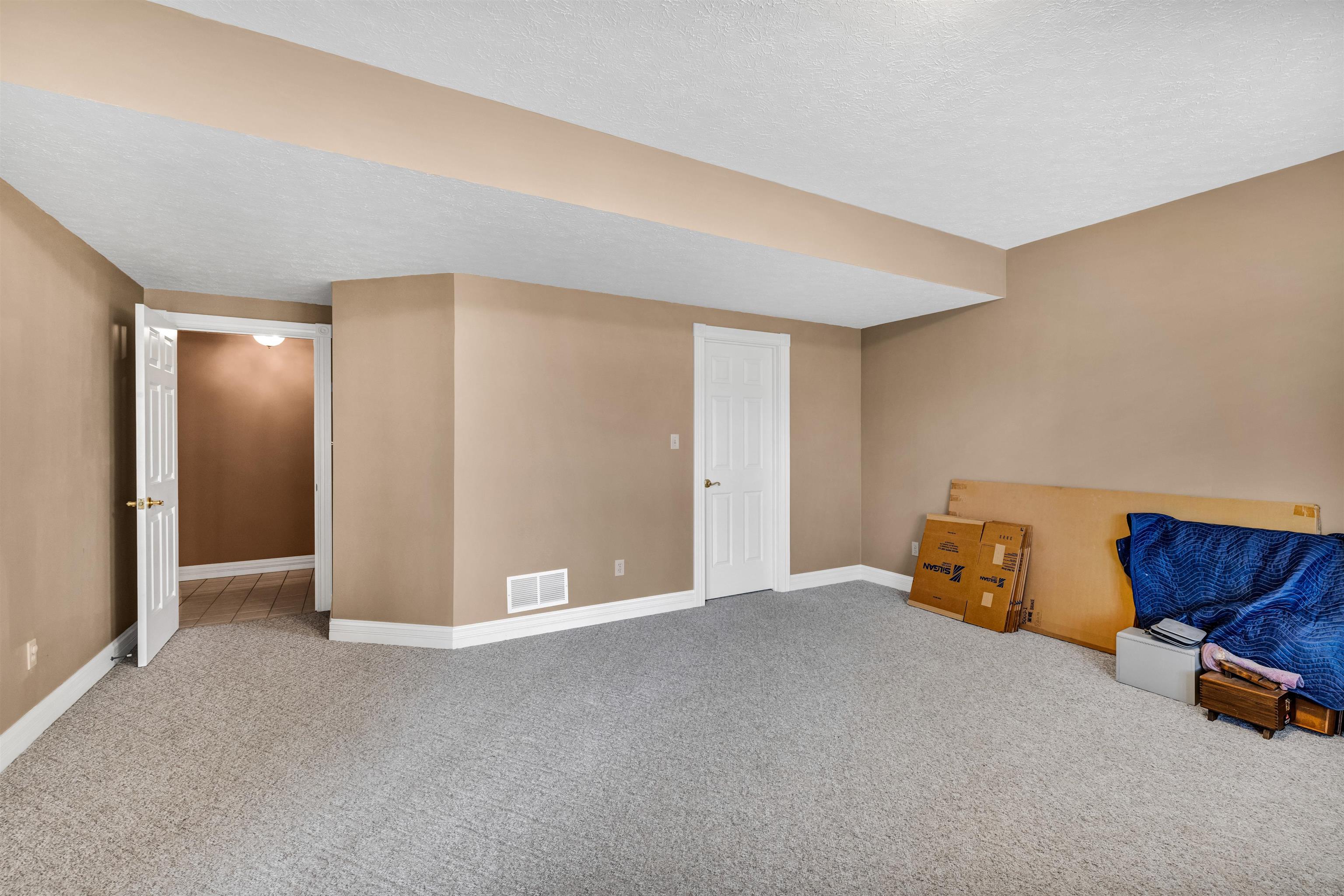 4519 Indian Creek Loop, Owensboro, Kentucky 42303, 5 Bedrooms Bedrooms, ,3 BathroomsBathrooms,Single Family Residence,For Sale,Indian Creek Loop,88342