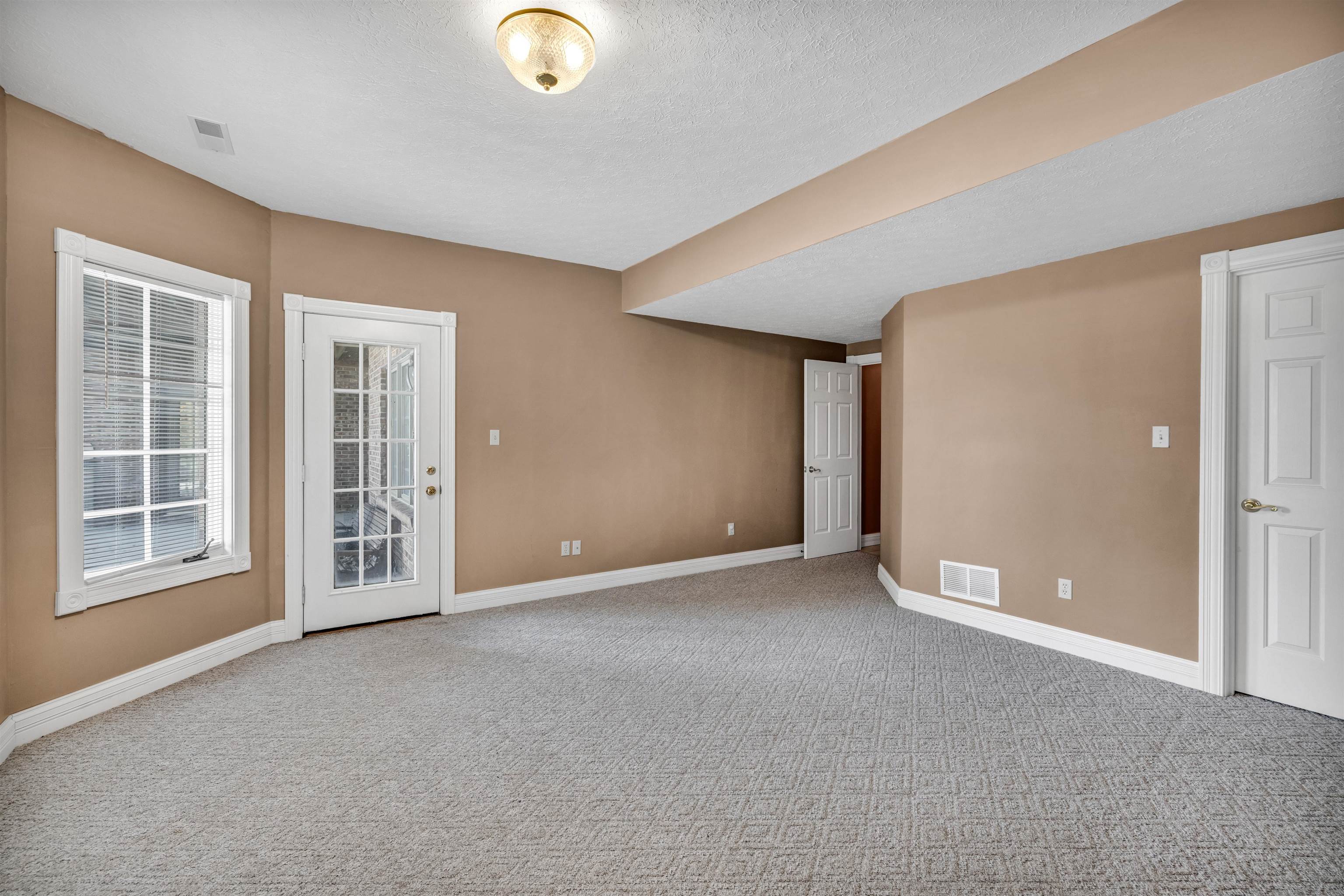 4519 Indian Creek Loop, Owensboro, Kentucky 42303, 5 Bedrooms Bedrooms, ,3 BathroomsBathrooms,Single Family Residence,For Sale,Indian Creek Loop,88342