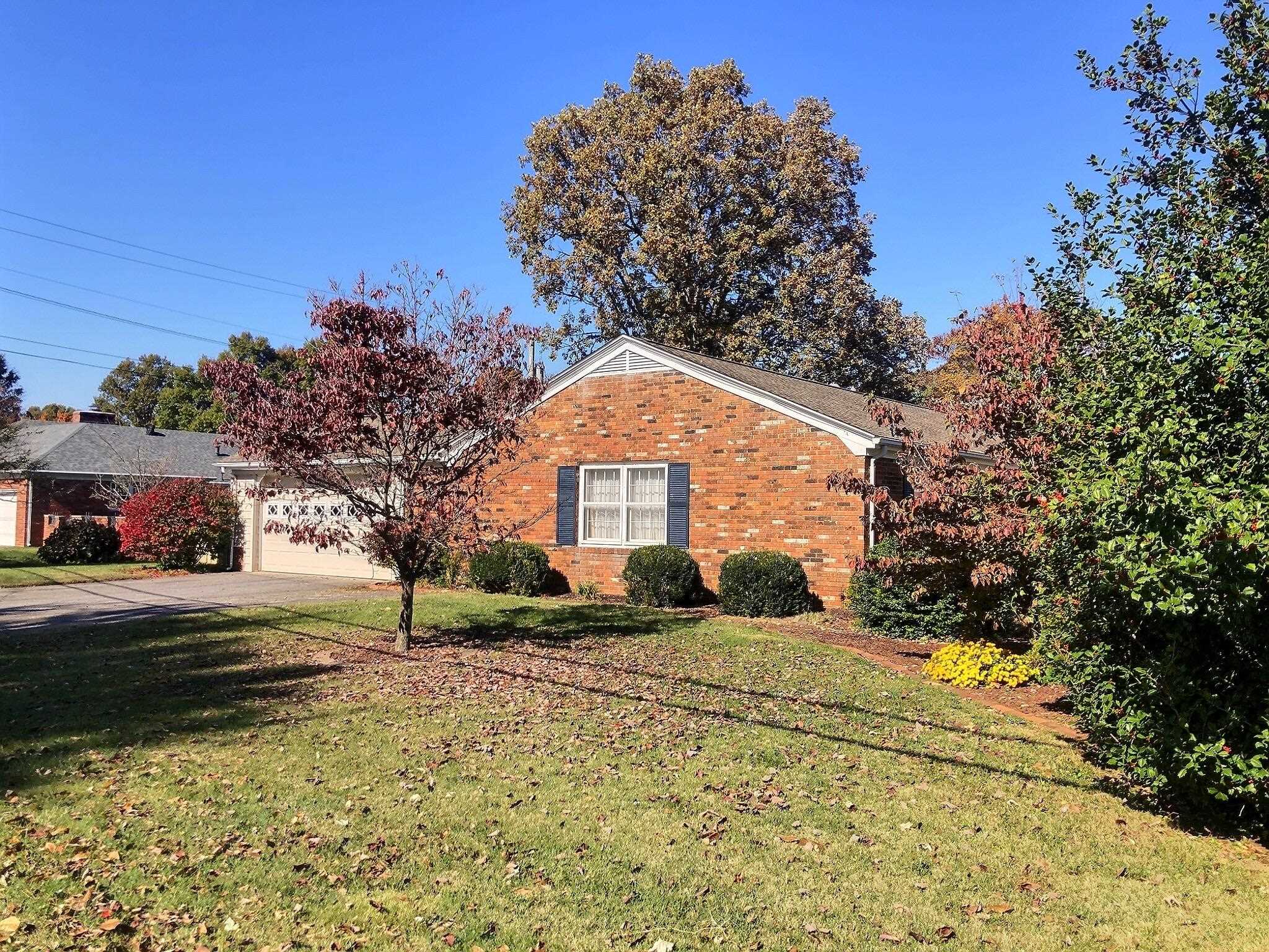 1940 Lewis Lane, Owensboro, Kentucky 42301, 4 Bedrooms Bedrooms, ,2 BathroomsBathrooms,Single Family Residence,For Sale,Lewis Lane,88349