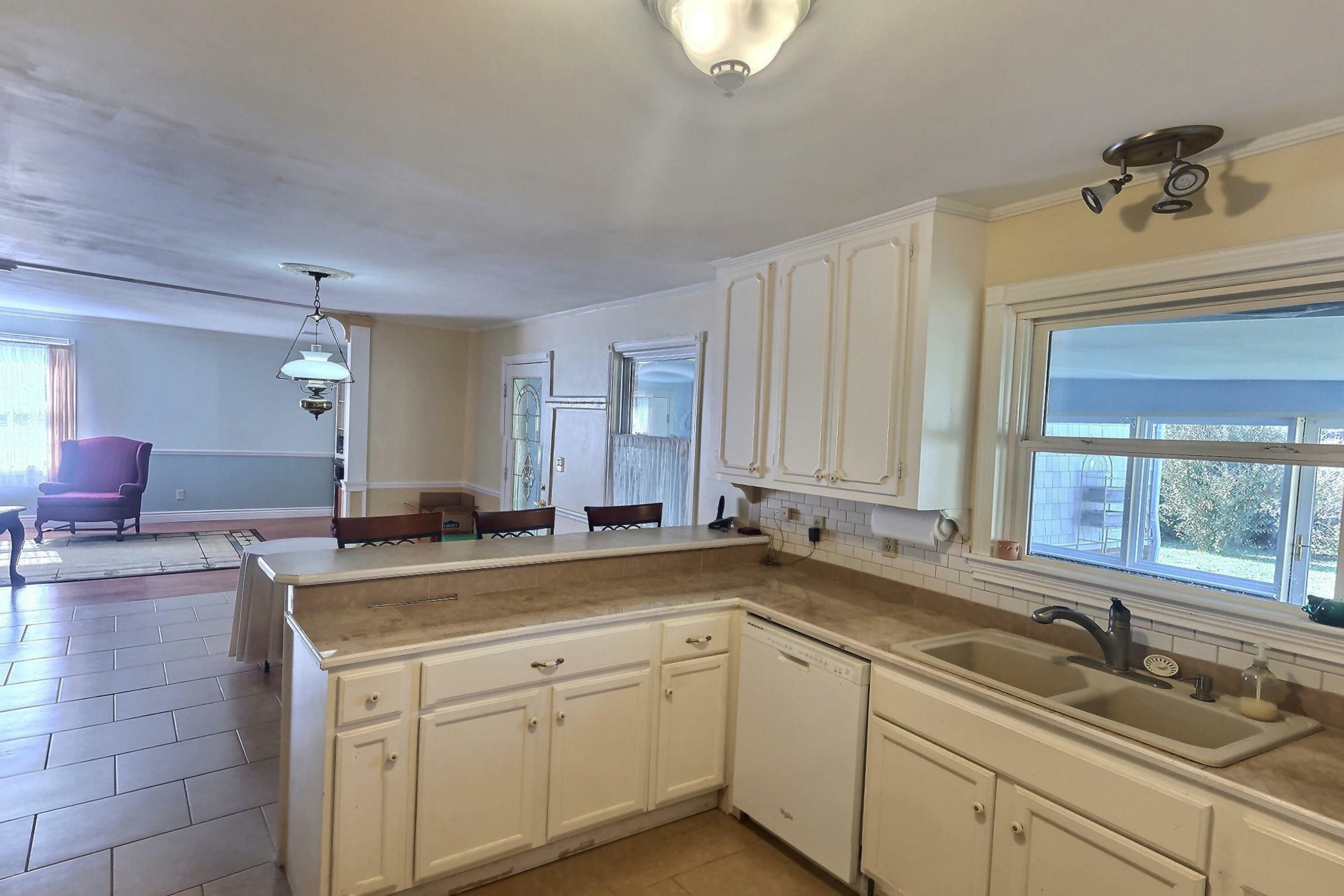 1940 Lewis Lane, Owensboro, Kentucky 42301, 4 Bedrooms Bedrooms, ,2 BathroomsBathrooms,Single Family Residence,For Sale,Lewis Lane,88349