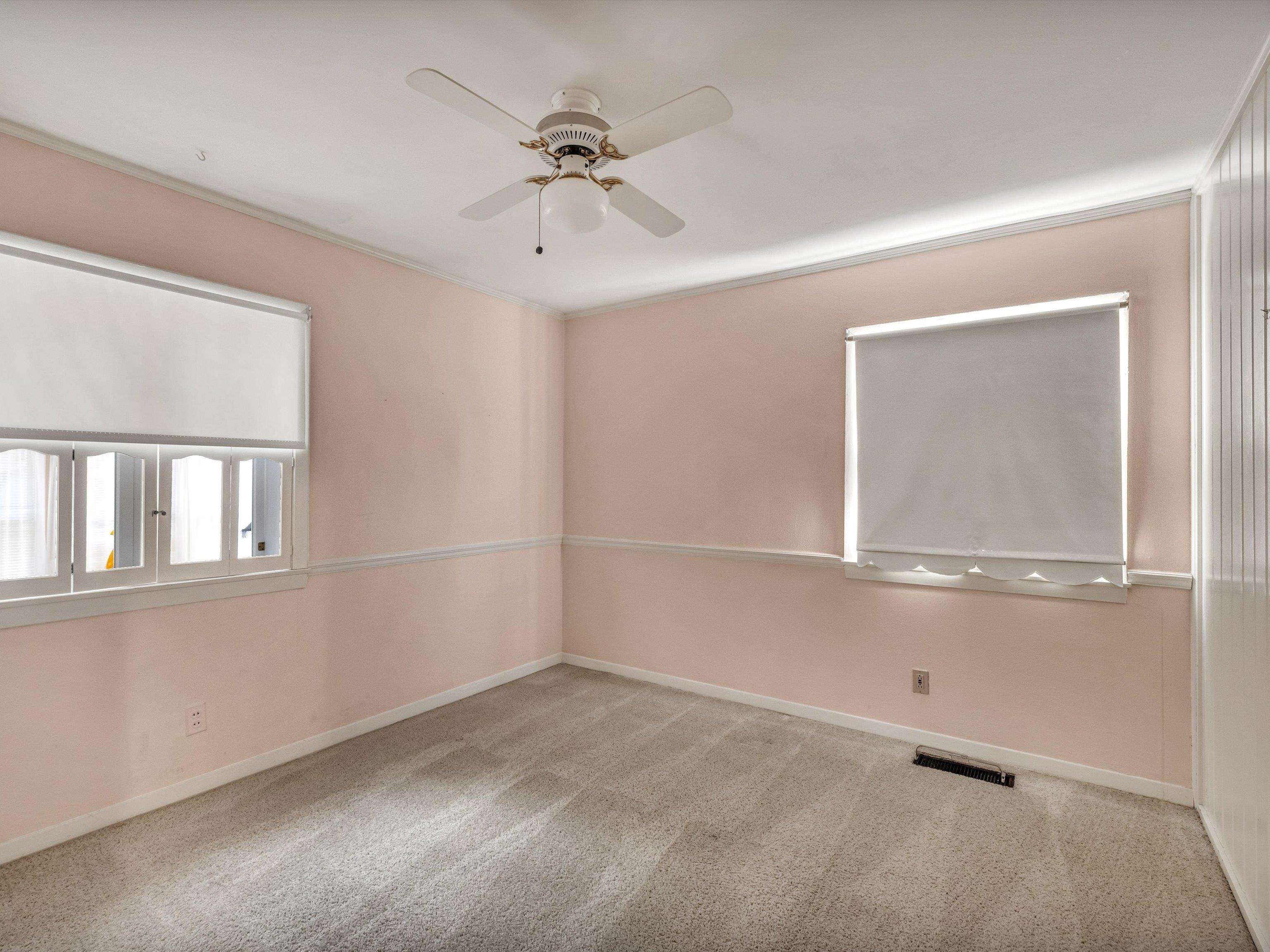 825 Christopher Greenup, Owensboro, Kentucky 42303, 3 Bedrooms Bedrooms, ,1 BathroomBathrooms,Single Family Residence,For Sale,Christopher Greenup,88358