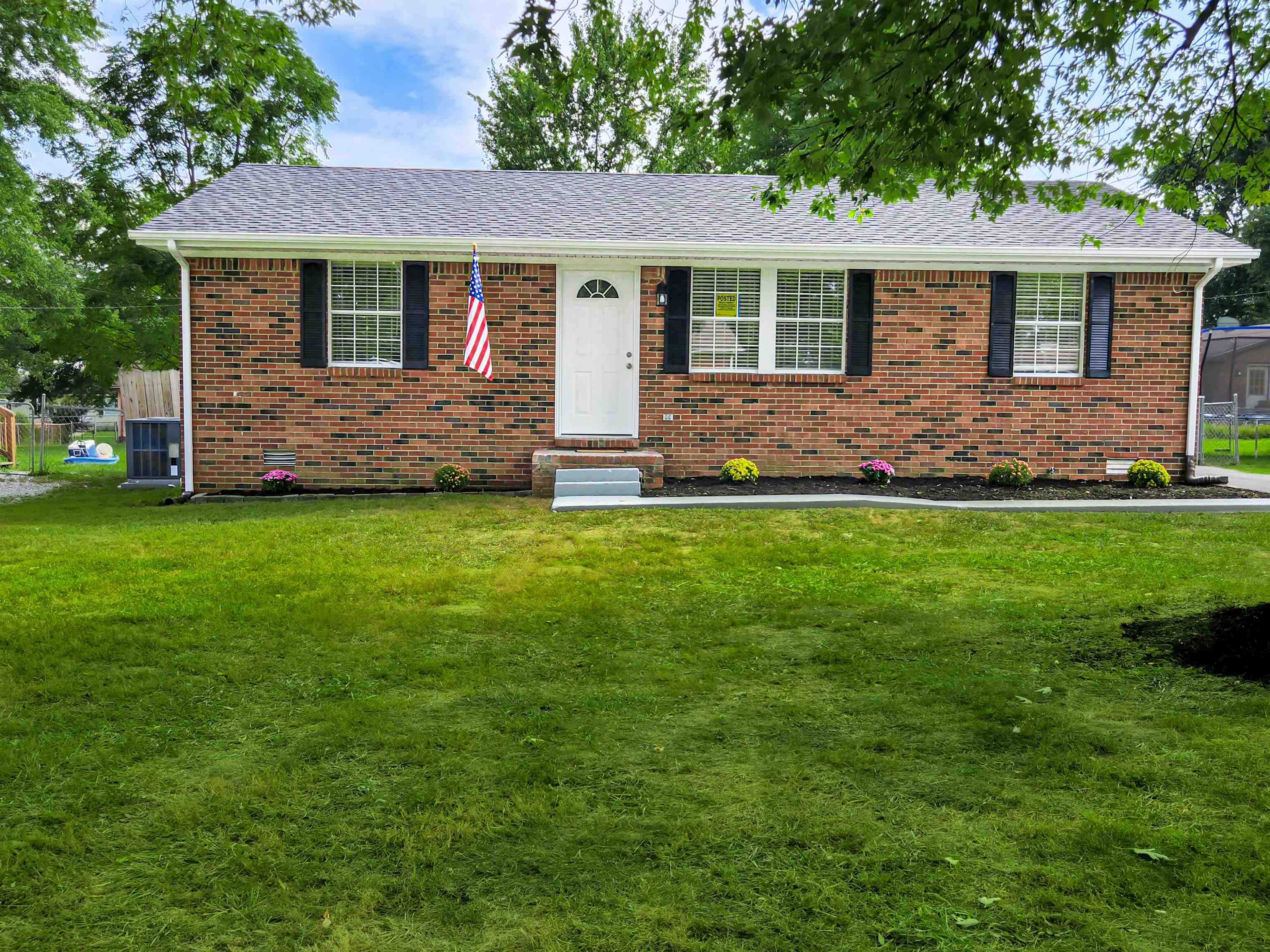 330 Lulu Circle, Madisonville, Kentucky 42431, 3 Bedrooms Bedrooms, ,1 BathroomBathrooms,Single Family Residence,For Sale,Lulu Circle,88359