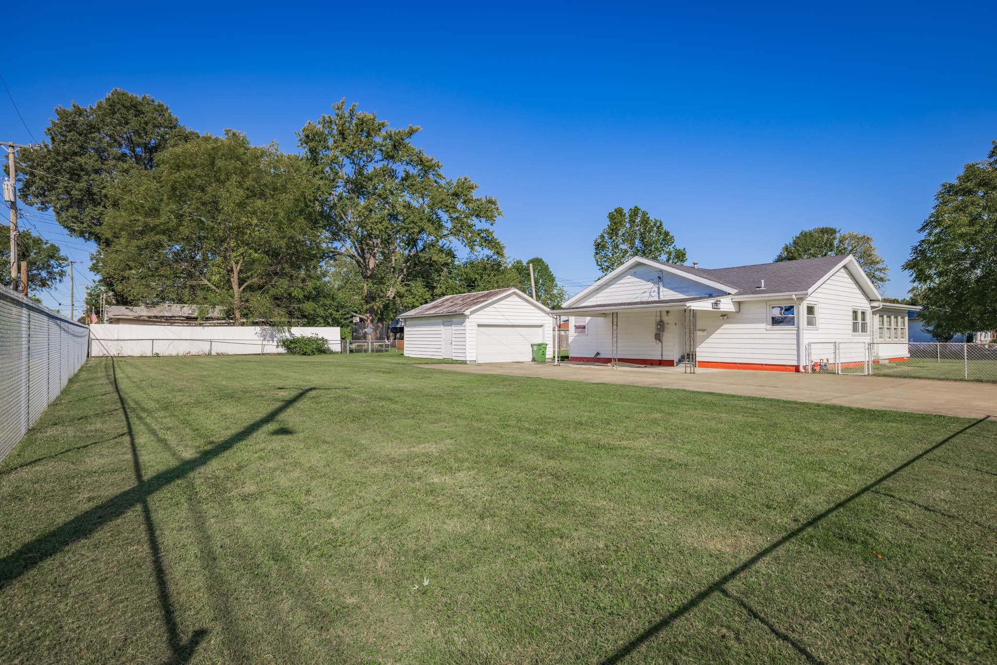 3218 Allen St, Owensboro, Kentucky 42303, 3 Bedrooms Bedrooms, ,1 BathroomBathrooms,Single Family Residence,For Sale,Allen St,88360