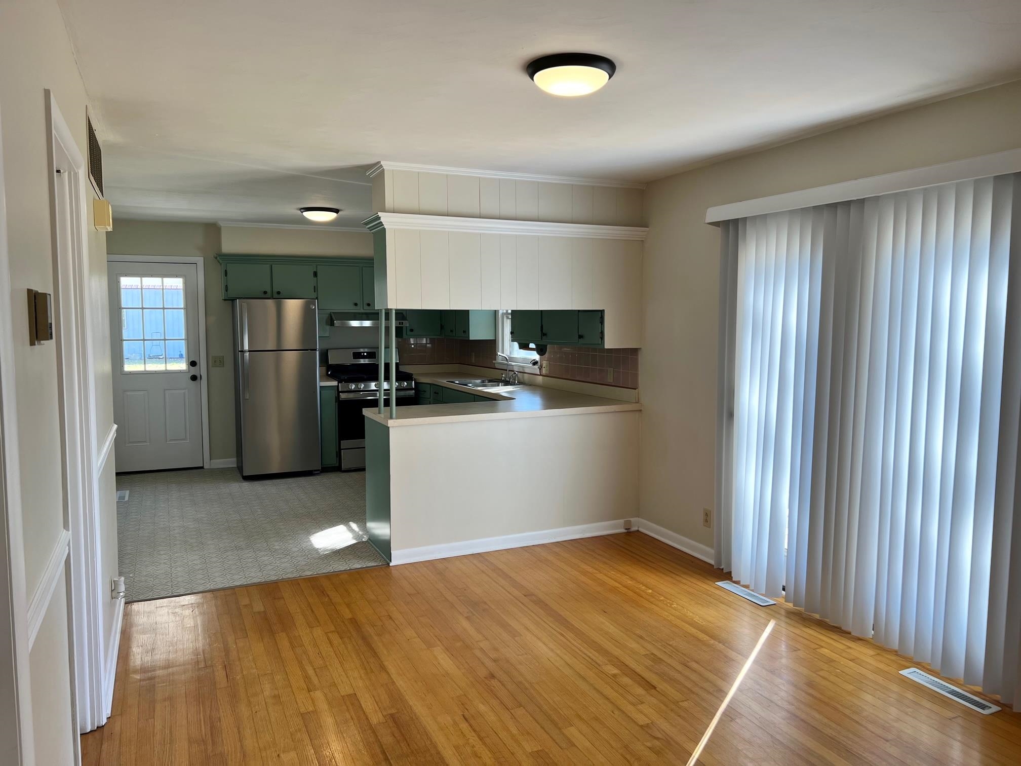 824 main, Beaver Dam, Kentucky 42320, 2 Bedrooms Bedrooms, ,1 BathroomBathrooms,Single Family Residence,For Sale,main,88361