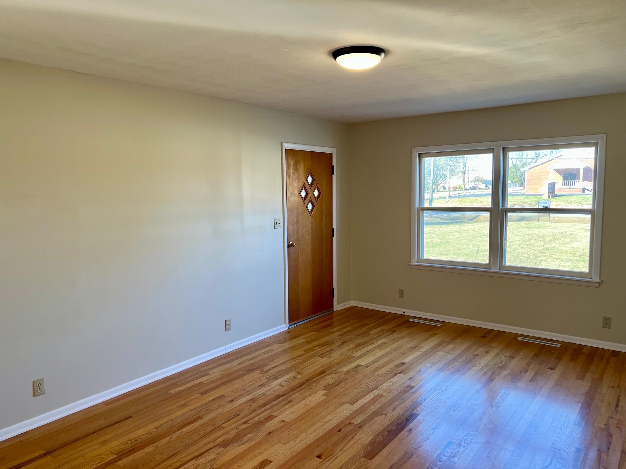 824 main, Beaver Dam, Kentucky 42320, 2 Bedrooms Bedrooms, ,1 BathroomBathrooms,Single Family Residence,For Sale,main,88361
