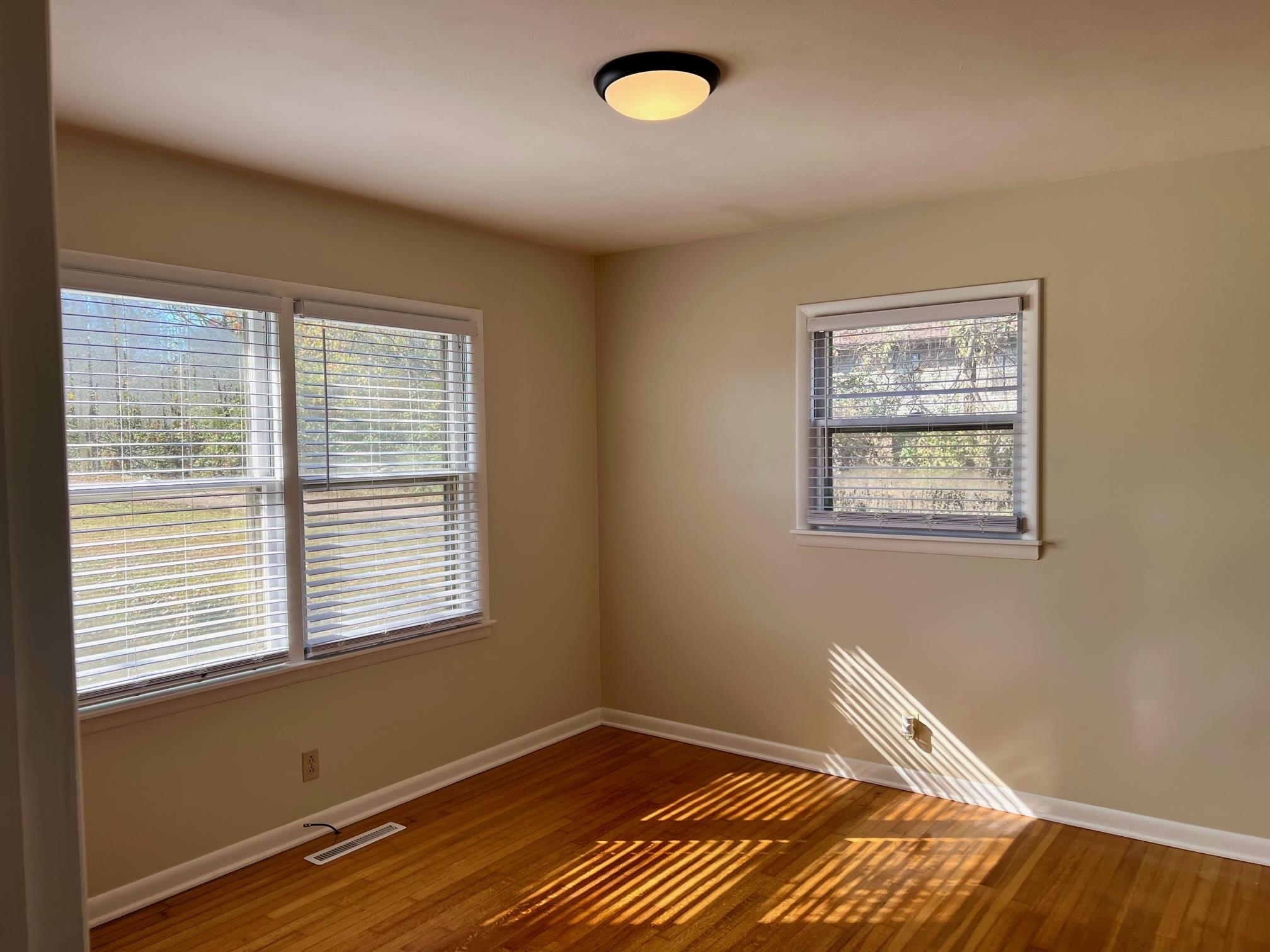 824 main, Beaver Dam, Kentucky 42320, 2 Bedrooms Bedrooms, ,1 BathroomBathrooms,Single Family Residence,For Sale,main,88361
