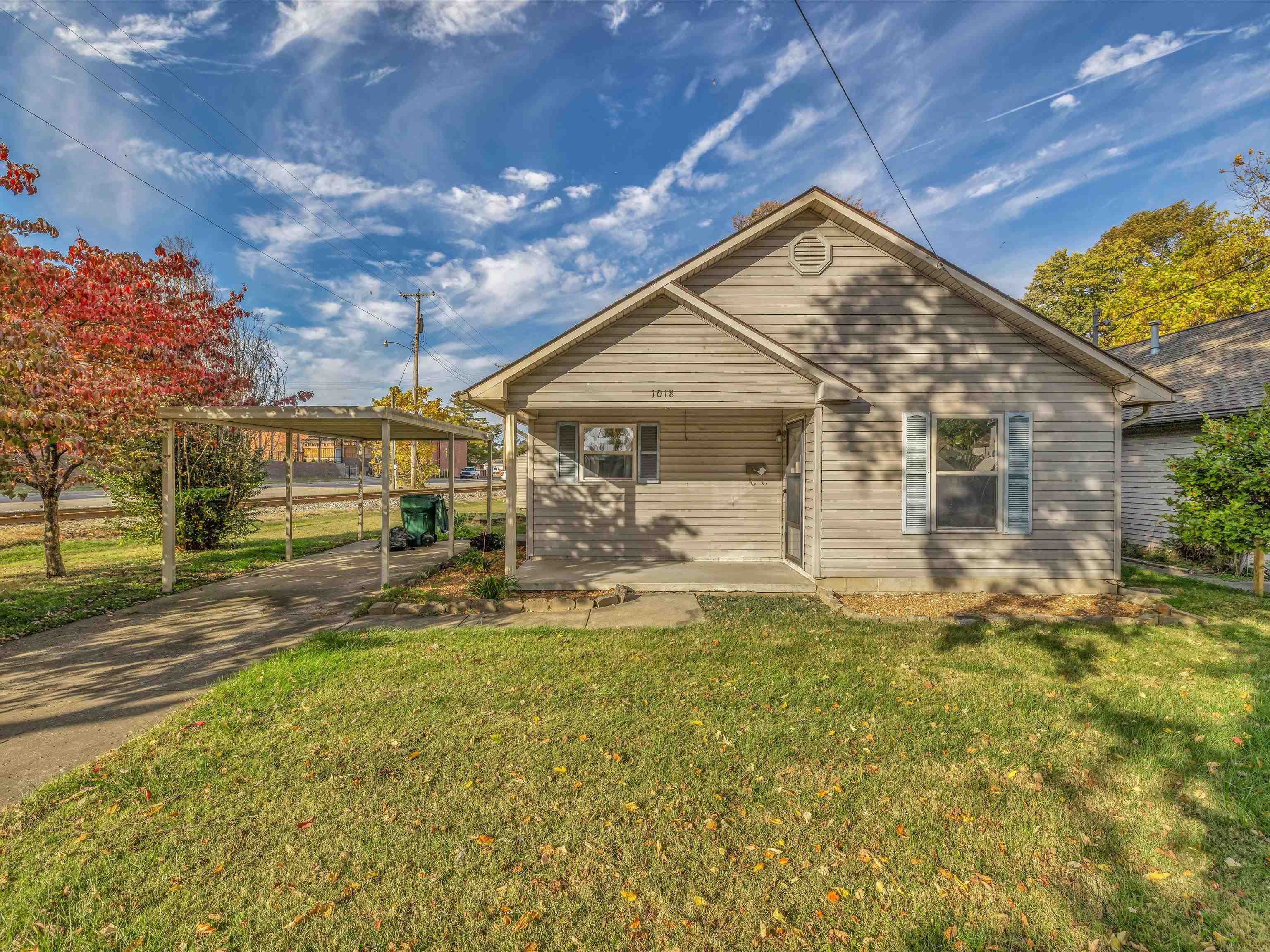 1018 Walnut St., Owensboro, Kentucky 42301, 3 Bedrooms Bedrooms, ,1 BathroomBathrooms,Single Family Residence,For Sale,Walnut St.,88375