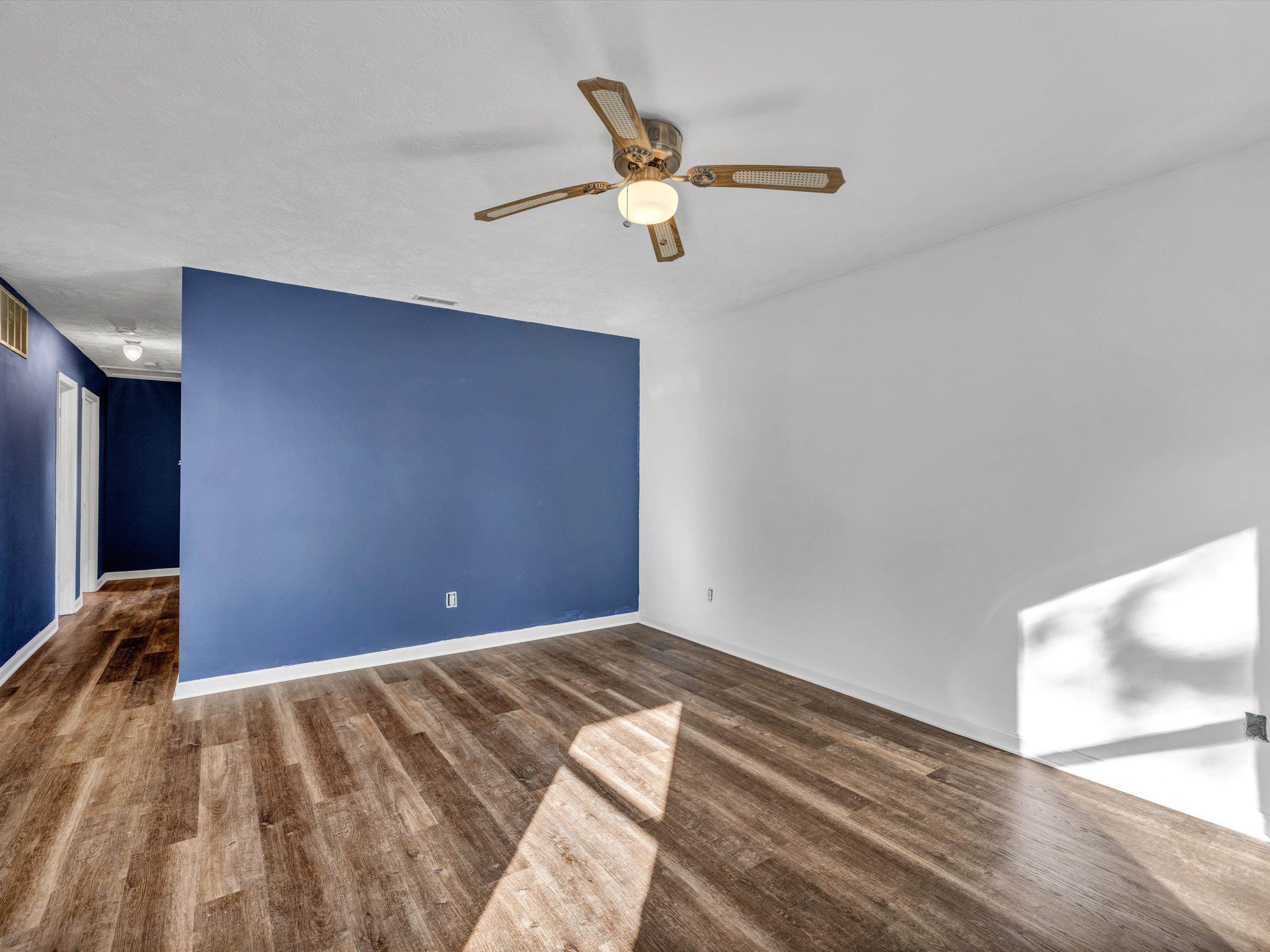 1018 Walnut St., Owensboro, Kentucky 42301, 3 Bedrooms Bedrooms, ,1 BathroomBathrooms,Single Family Residence,For Sale,Walnut St.,88375