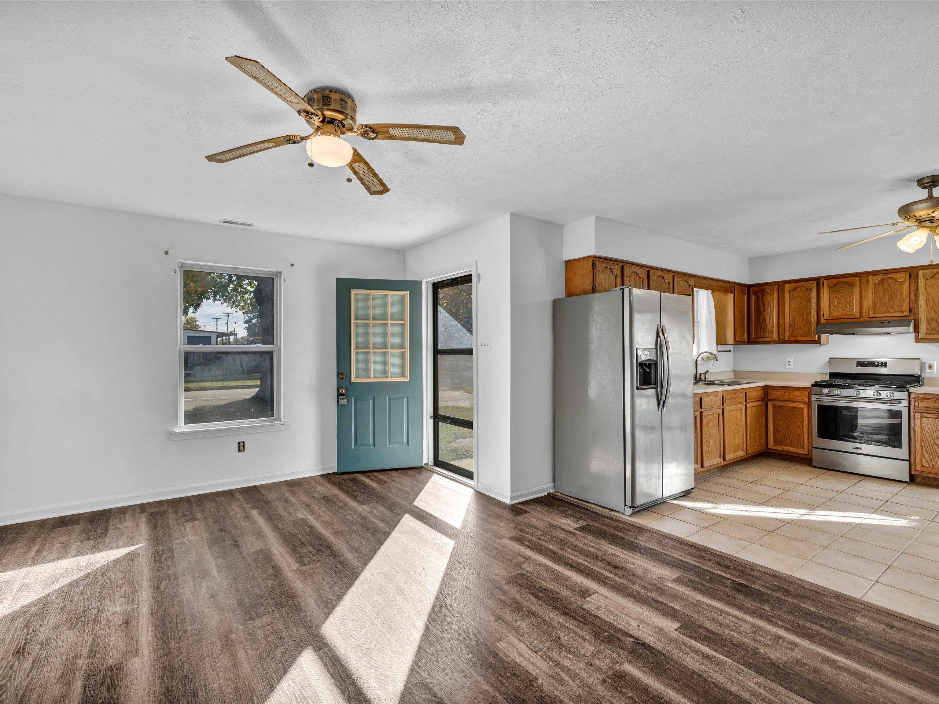 1018 Walnut St., Owensboro, Kentucky 42301, 3 Bedrooms Bedrooms, ,1 BathroomBathrooms,Single Family Residence,For Sale,Walnut St.,88375