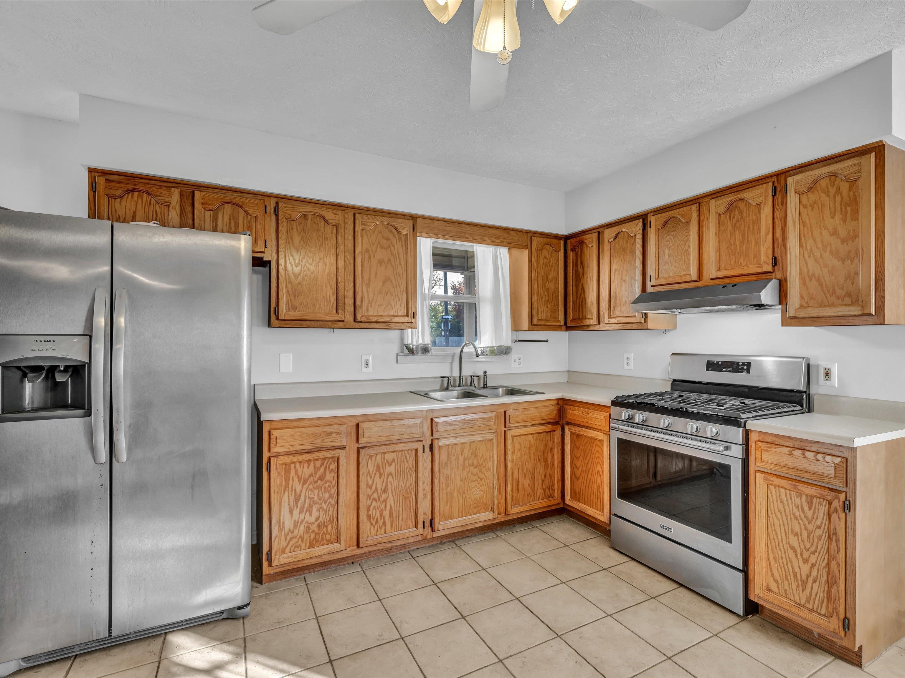 1018 Walnut St., Owensboro, Kentucky 42301, 3 Bedrooms Bedrooms, ,1 BathroomBathrooms,Single Family Residence,For Sale,Walnut St.,88375