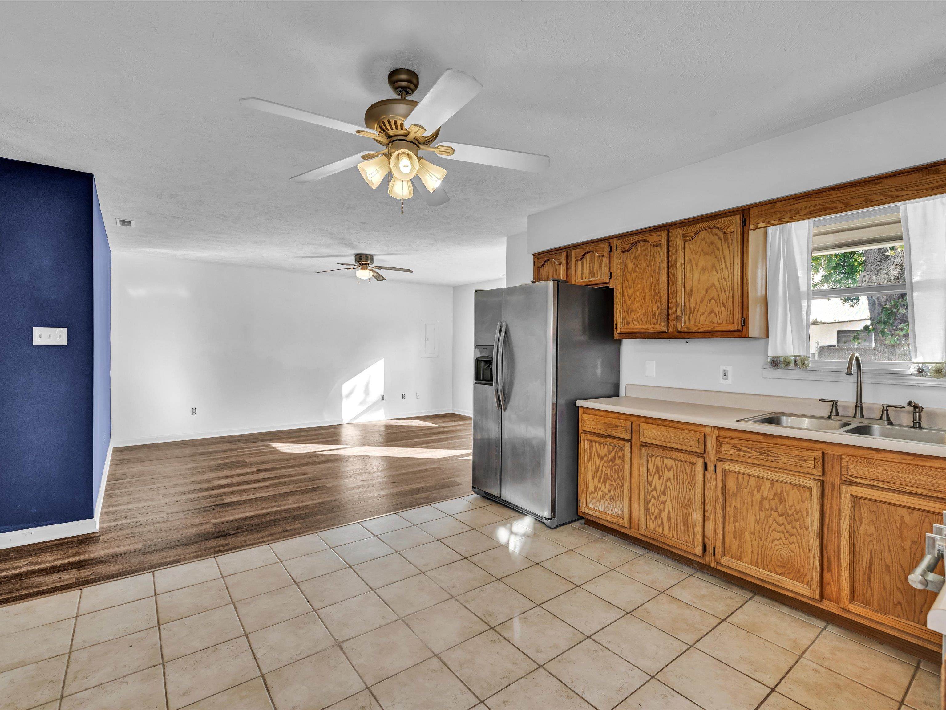 1018 Walnut St., Owensboro, Kentucky 42301, 3 Bedrooms Bedrooms, ,1 BathroomBathrooms,Single Family Residence,For Sale,Walnut St.,88375