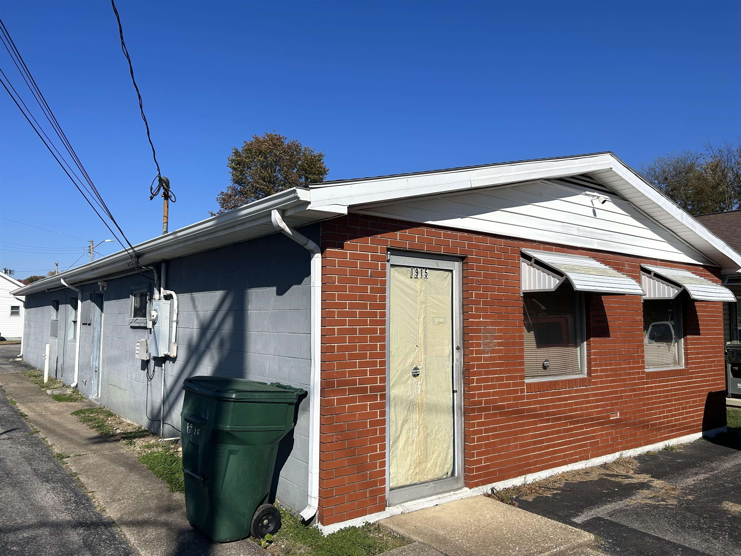 1915 West 3rd Street, Owensboro, Kentucky 42301, ,Business,For Sale,West 3rd Street,88377